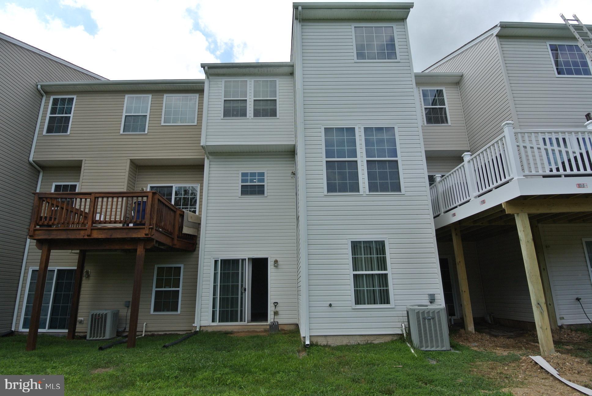 ASHBY PLACE II - Residential Lease