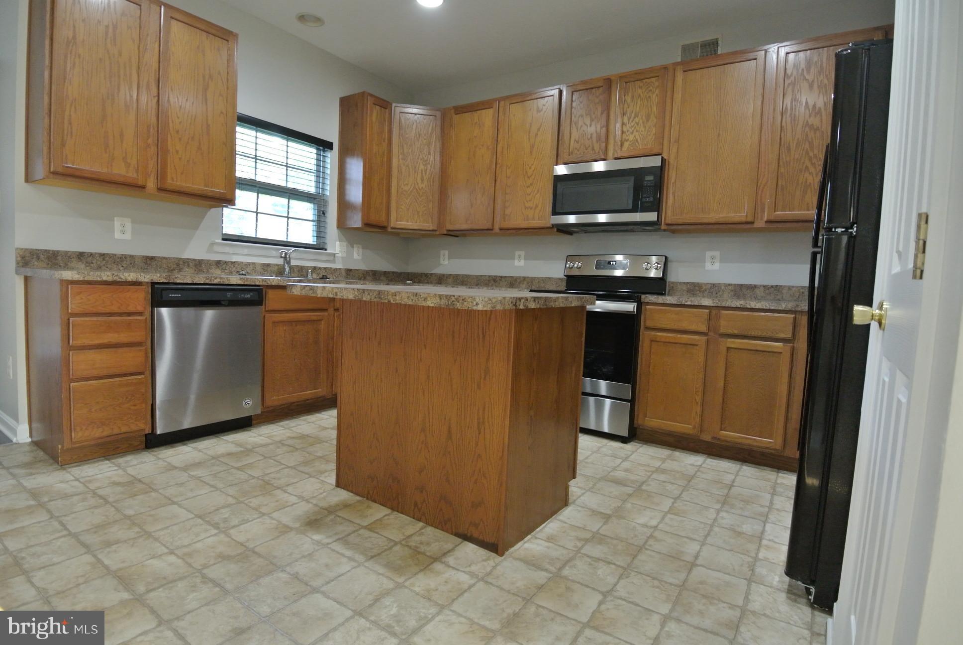 ASHBY PLACE II - Residential Lease