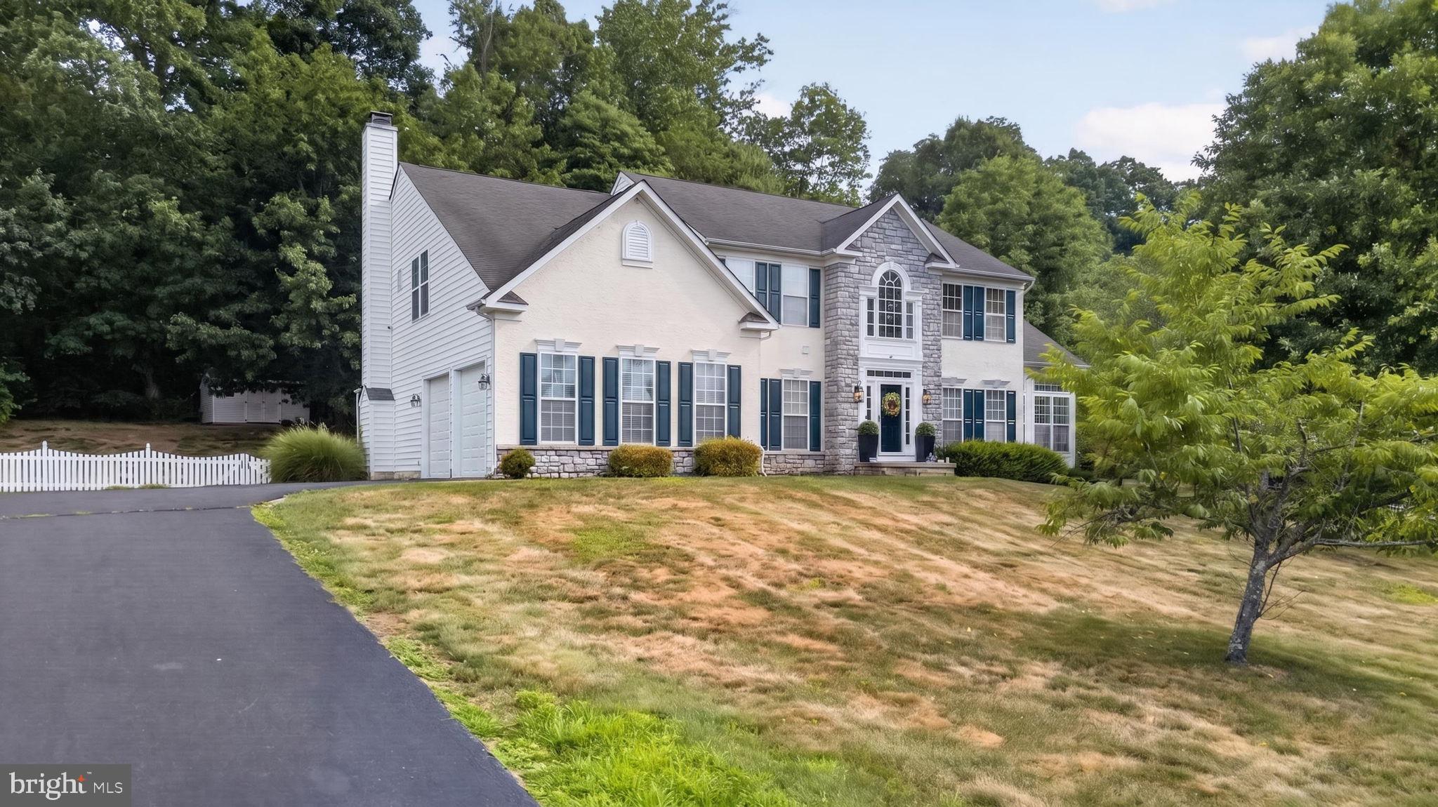 40 ROBINS NEST LANE