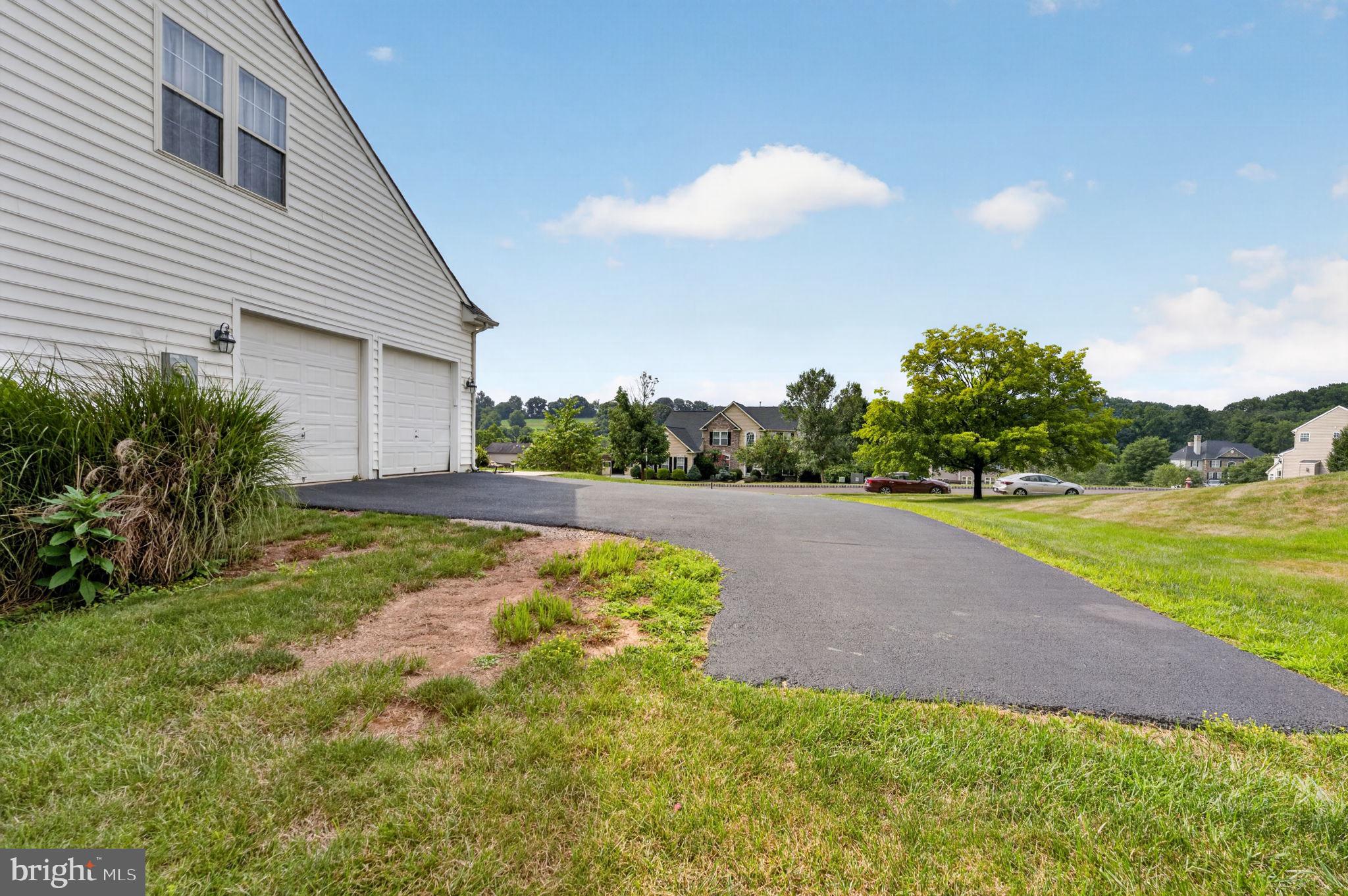 40 ROBINS NEST LANE