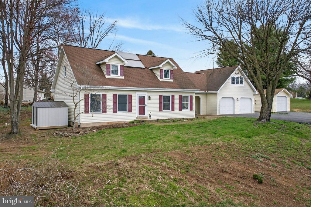 Photo of 289 Buttonwood Dr, ELIZABETHTOWN, PA 17022 (MLS # PALA2085334)