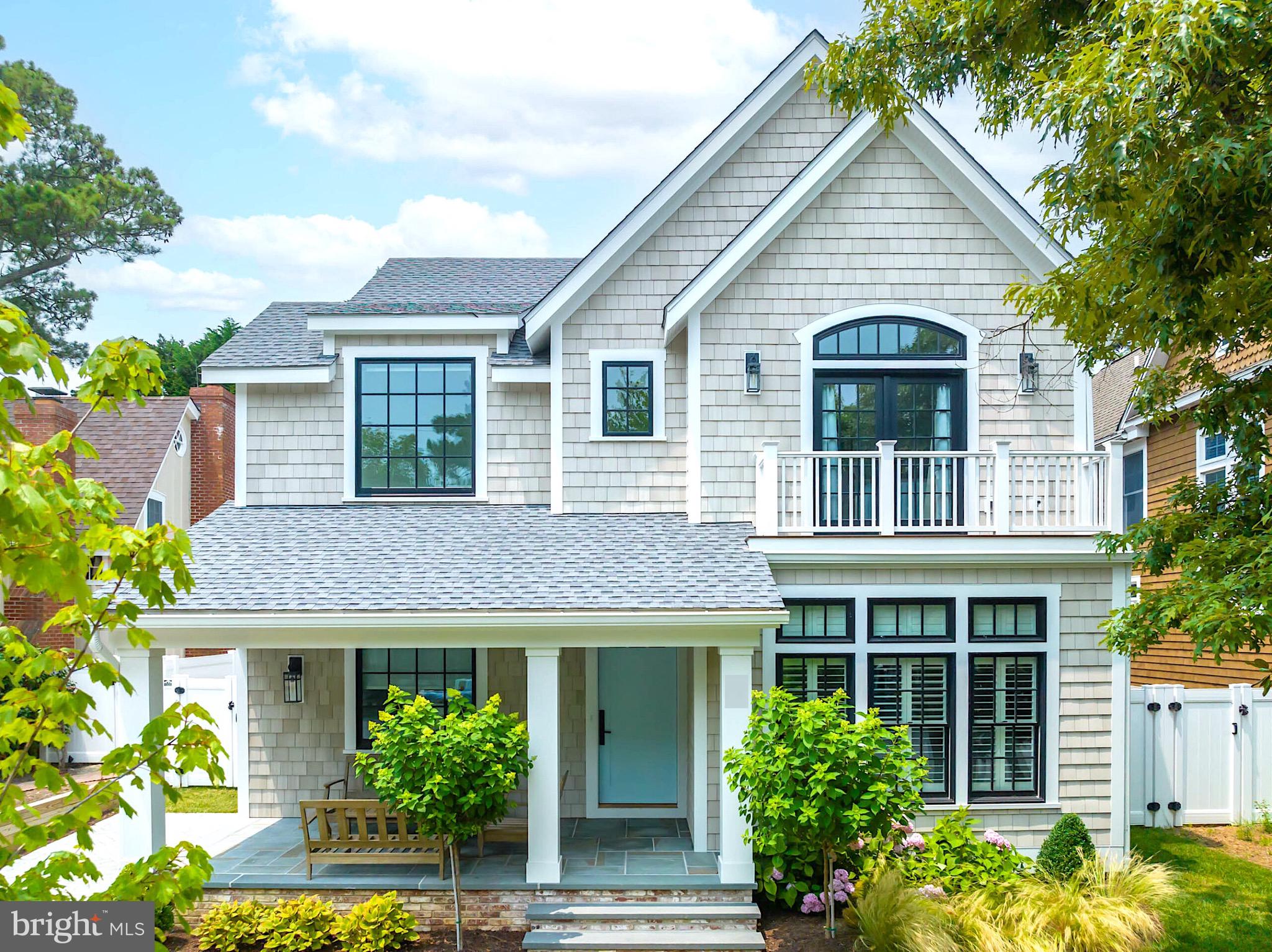 COUNTRY CLUB ESTATES - Residential