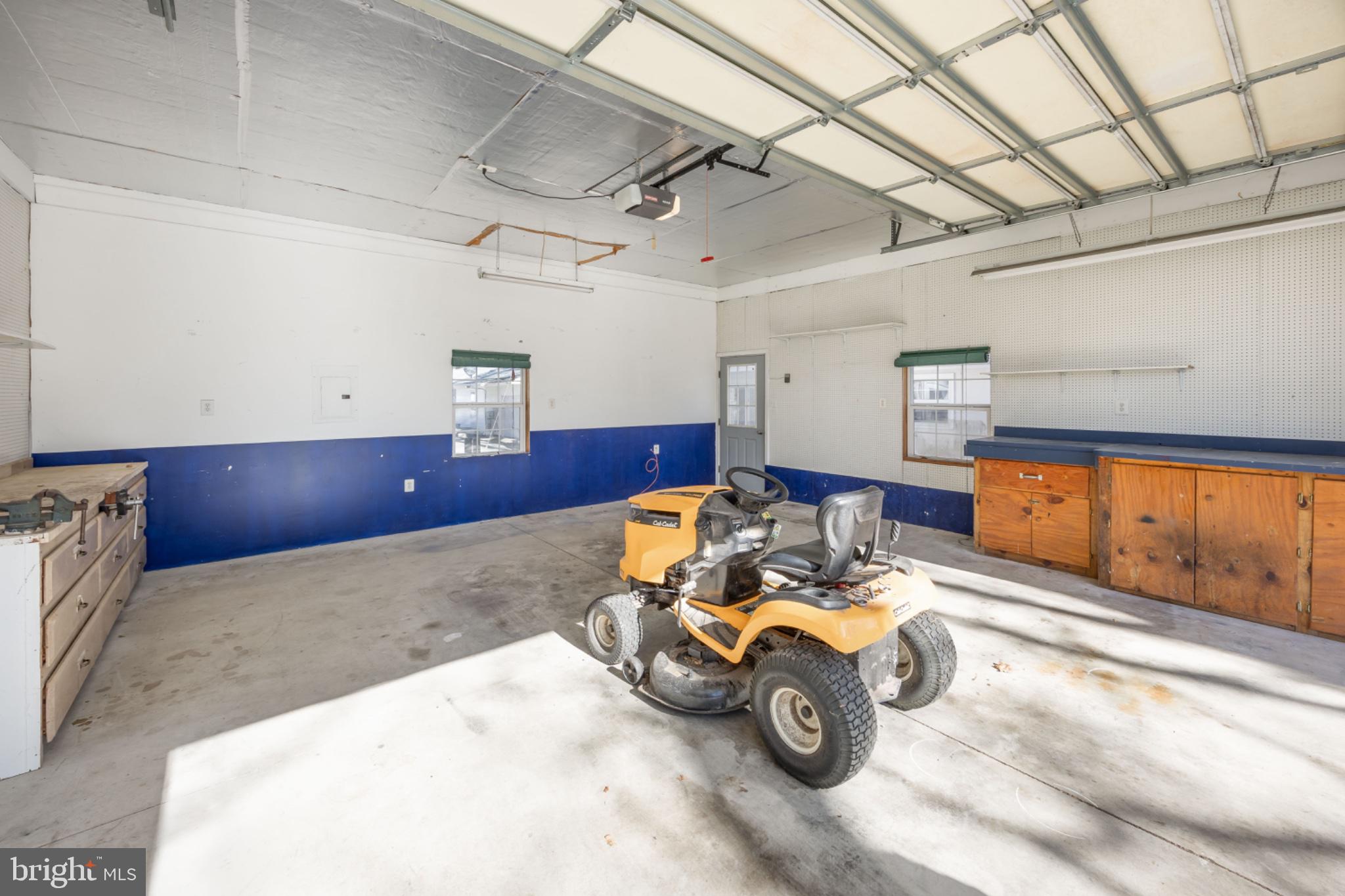 FRANKLIN KNOLL - Residential