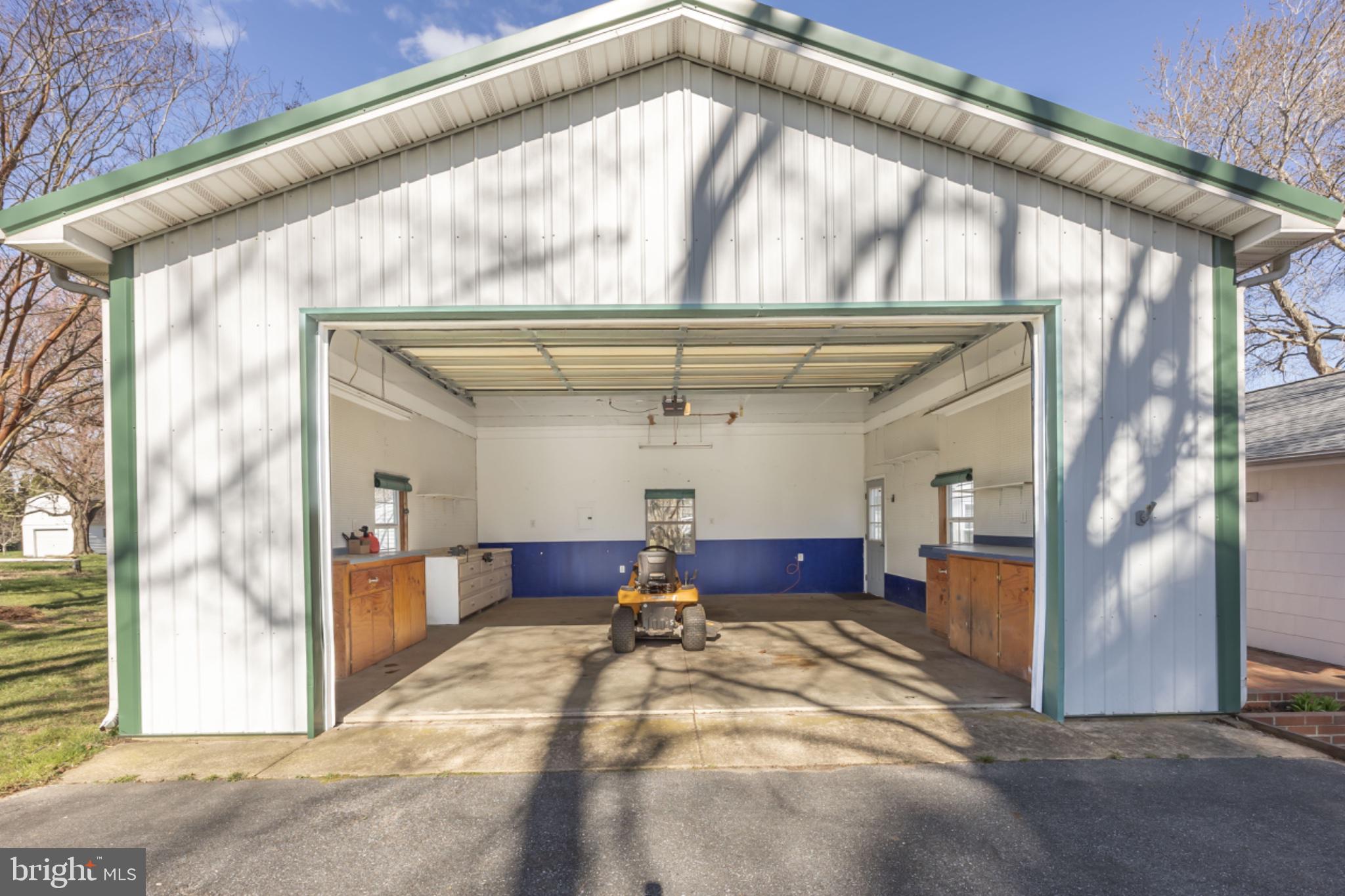 FRANKLIN KNOLL - Residential