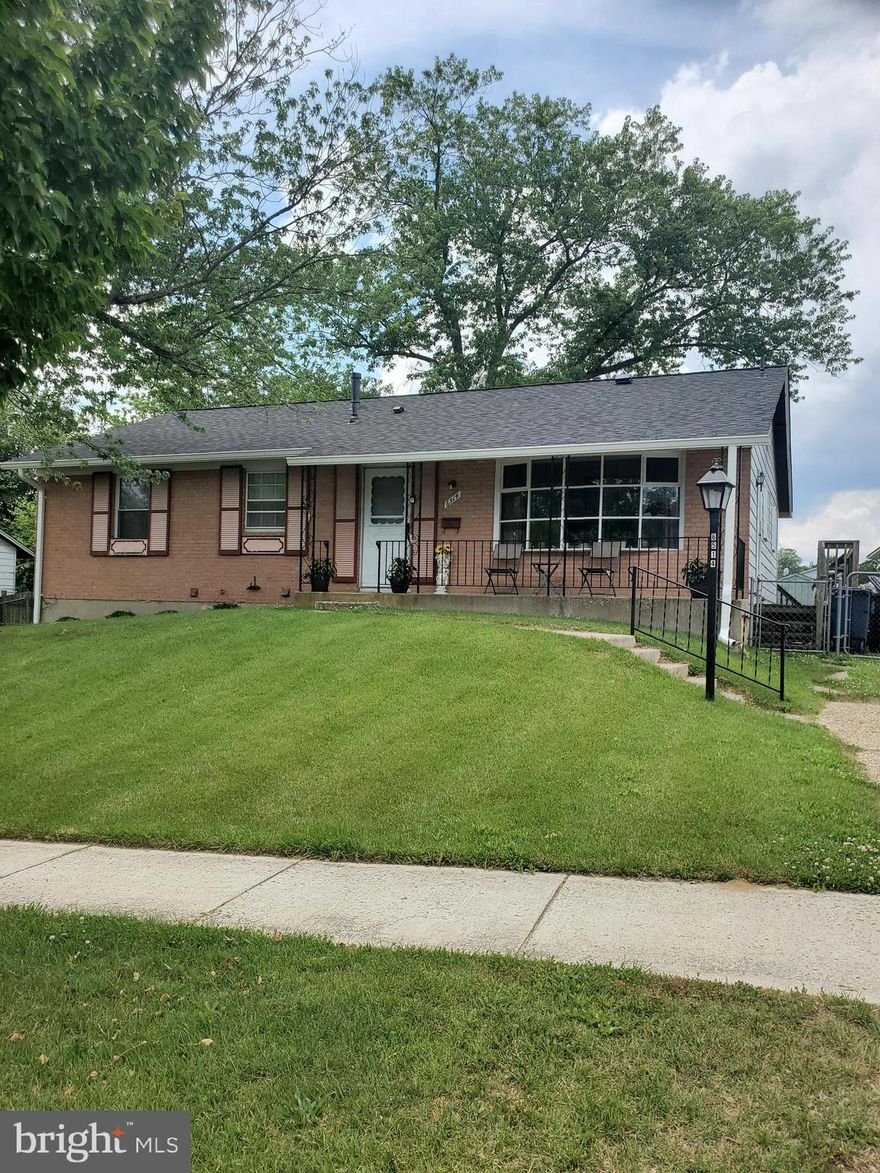 Strategically Appointed Luxurious Raised Rambler on Cul de Sac:  walking distance to public transportation, and easy cycling to Shopping and Doctors Hospital.    This home boost a New Roof, Downspouts and Gutters, Hot Water Heater, HVAC and Compressor Unit (installed within the last 2 yrs).  Don't miss out on your opportunity to own this beauty.