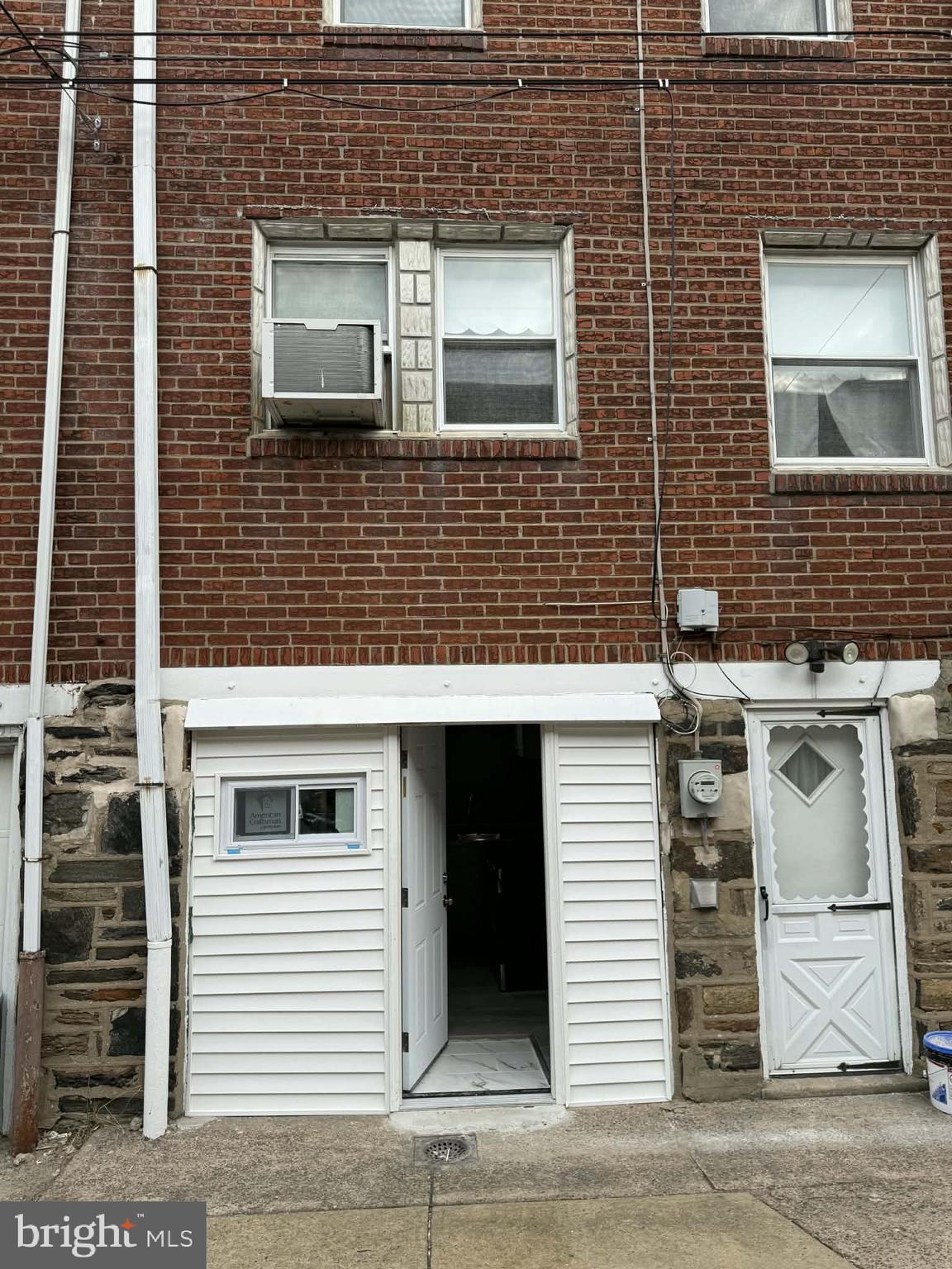 OXFORD CIRCLE - Residential