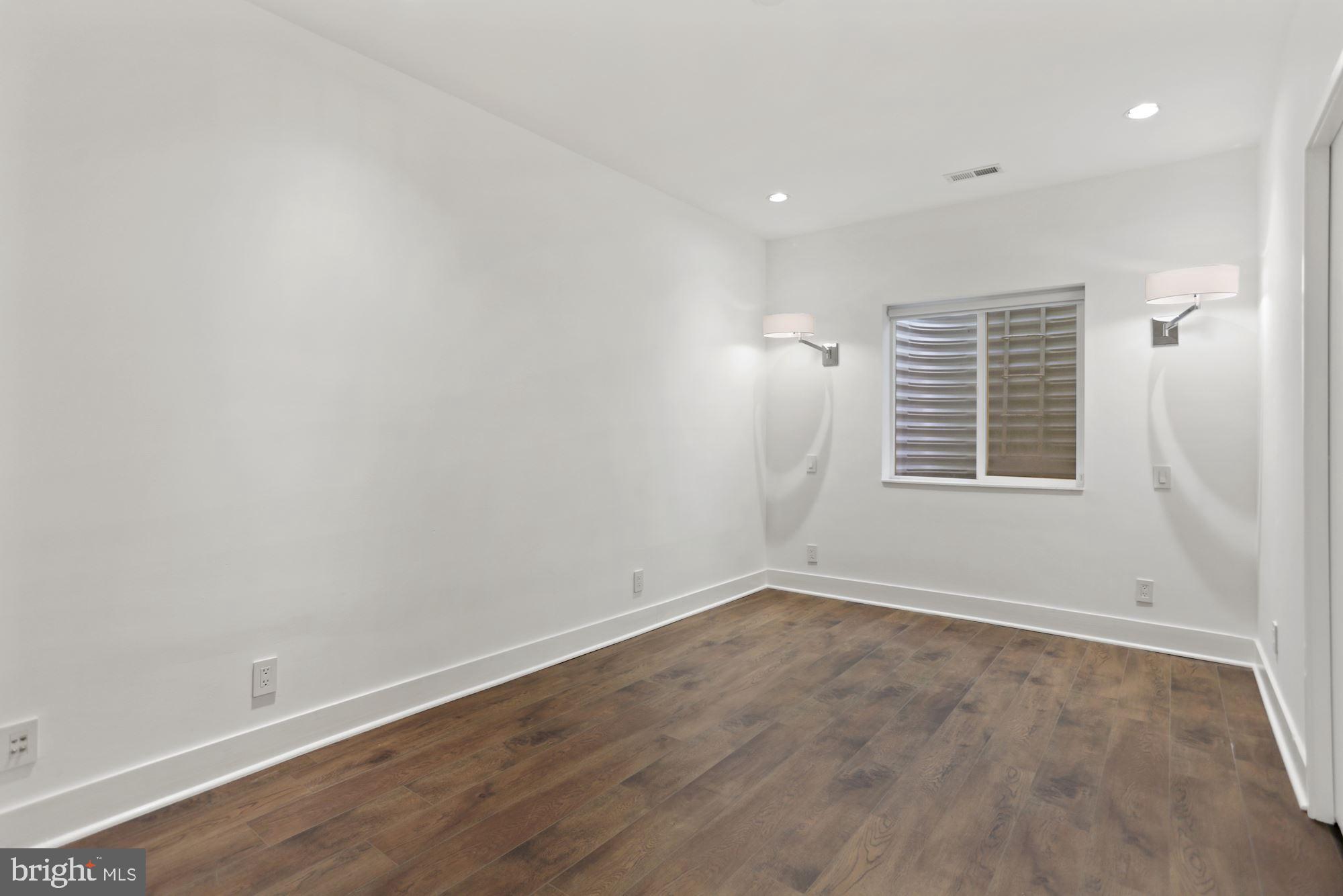 SOMERSET - Residential