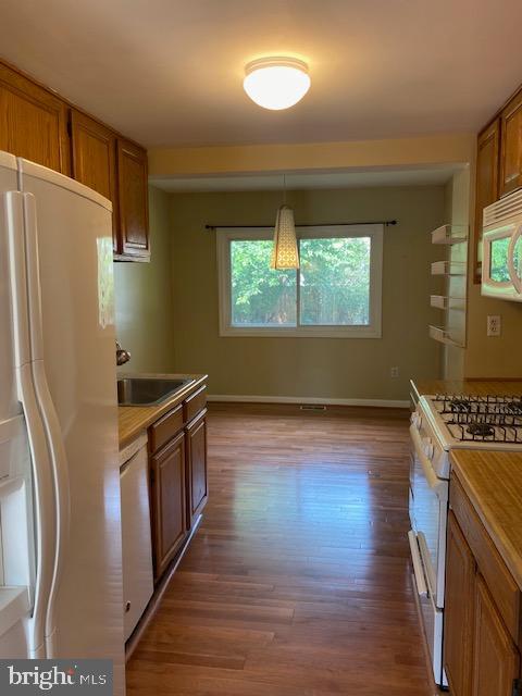 CROFTON MEADOWS - Residential