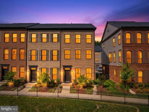 Townhouse For Sale - 12558 Ov Drive<br/> FAIRFAX, VA 22033