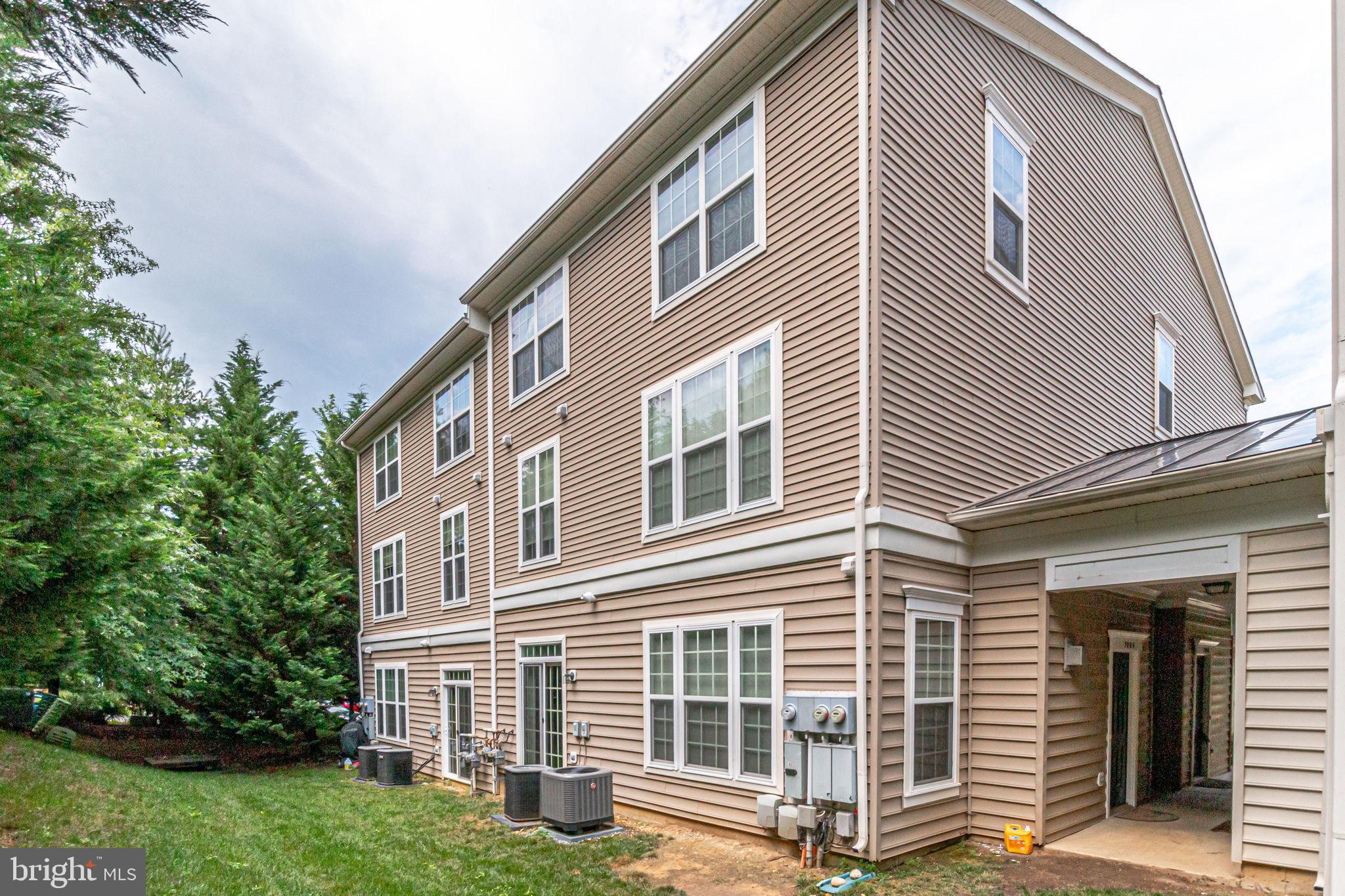 GROVETON WOODS - Residential