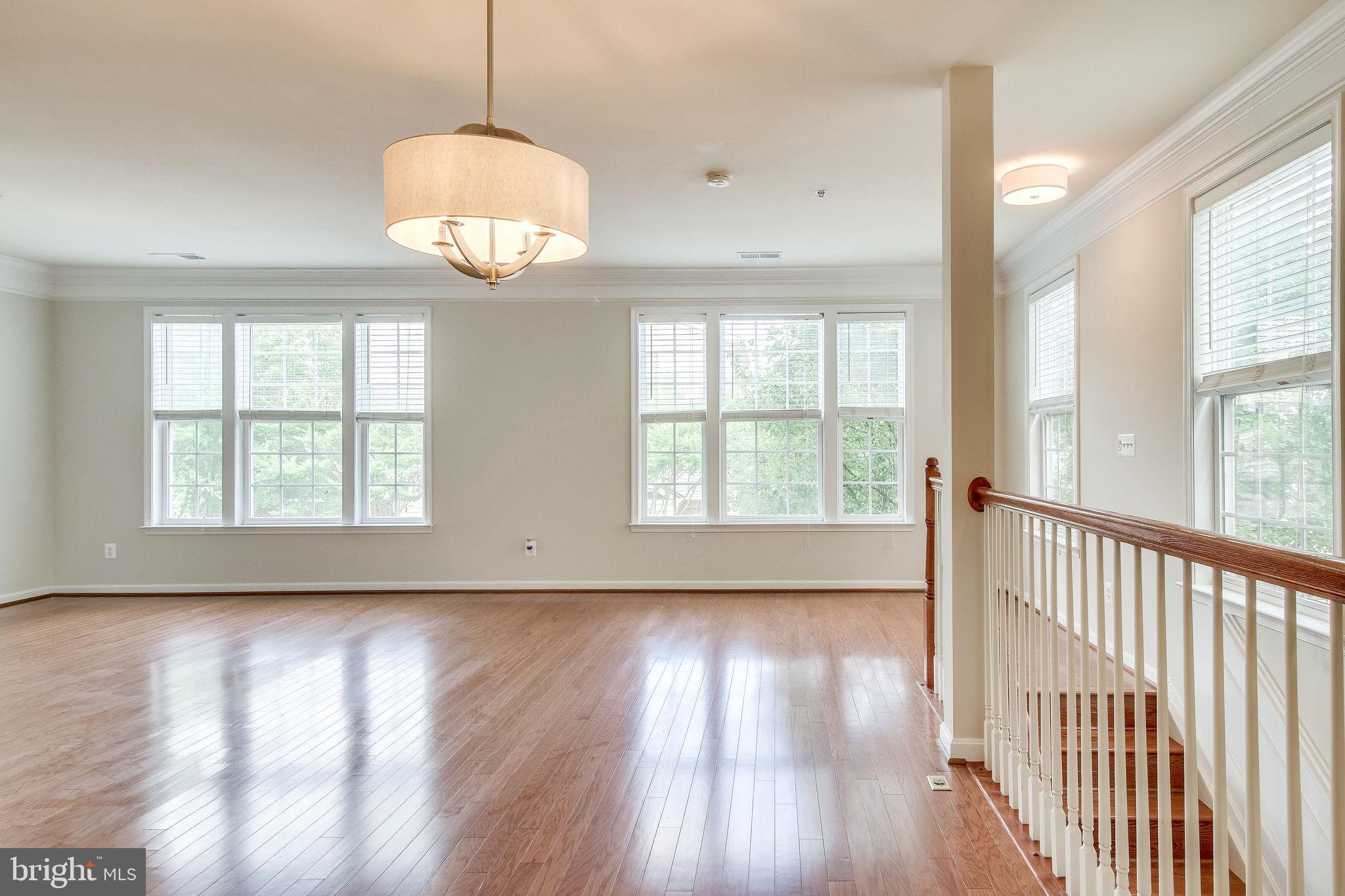 GROVETON WOODS - Residential