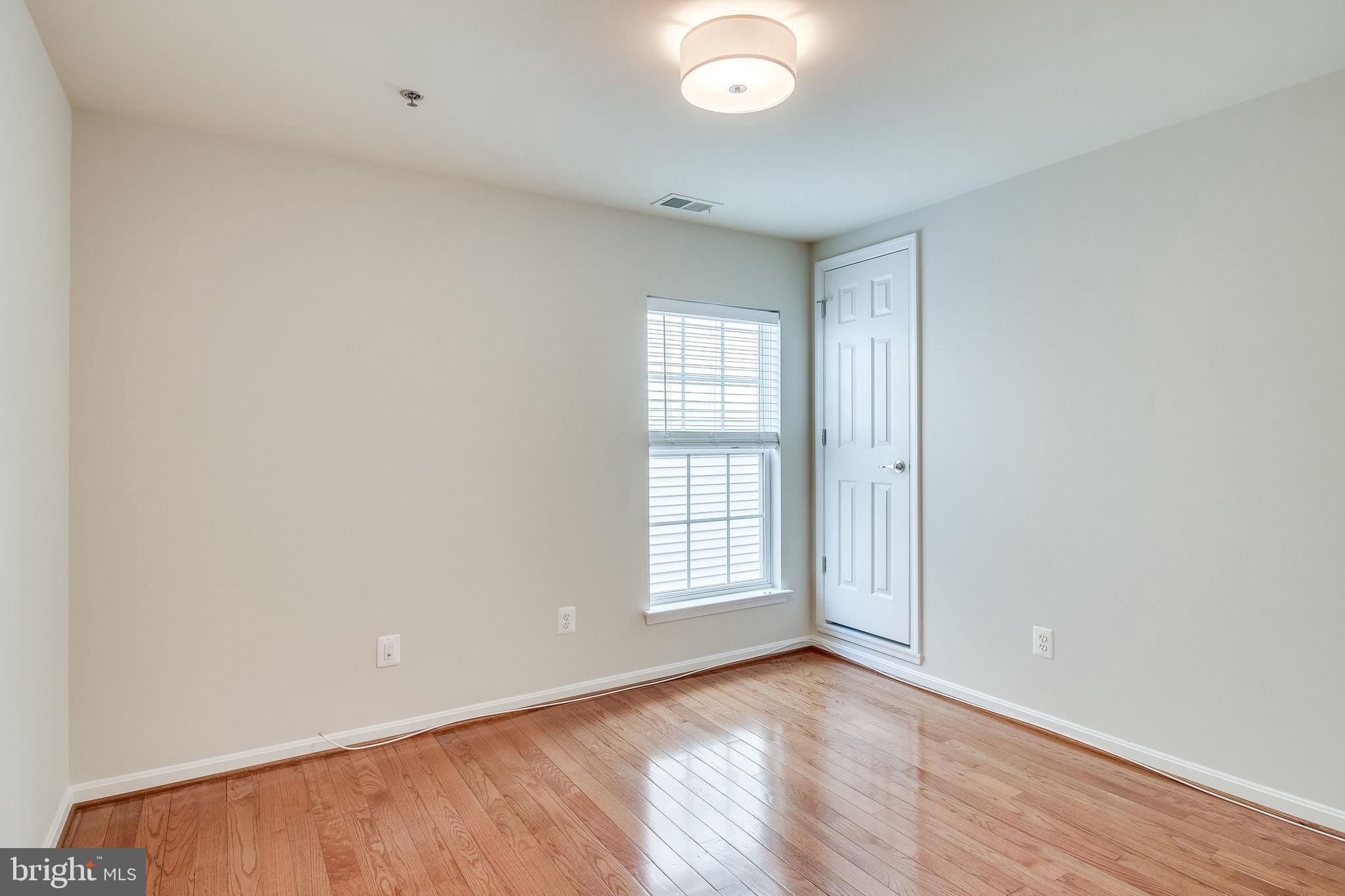 GROVETON WOODS - Residential