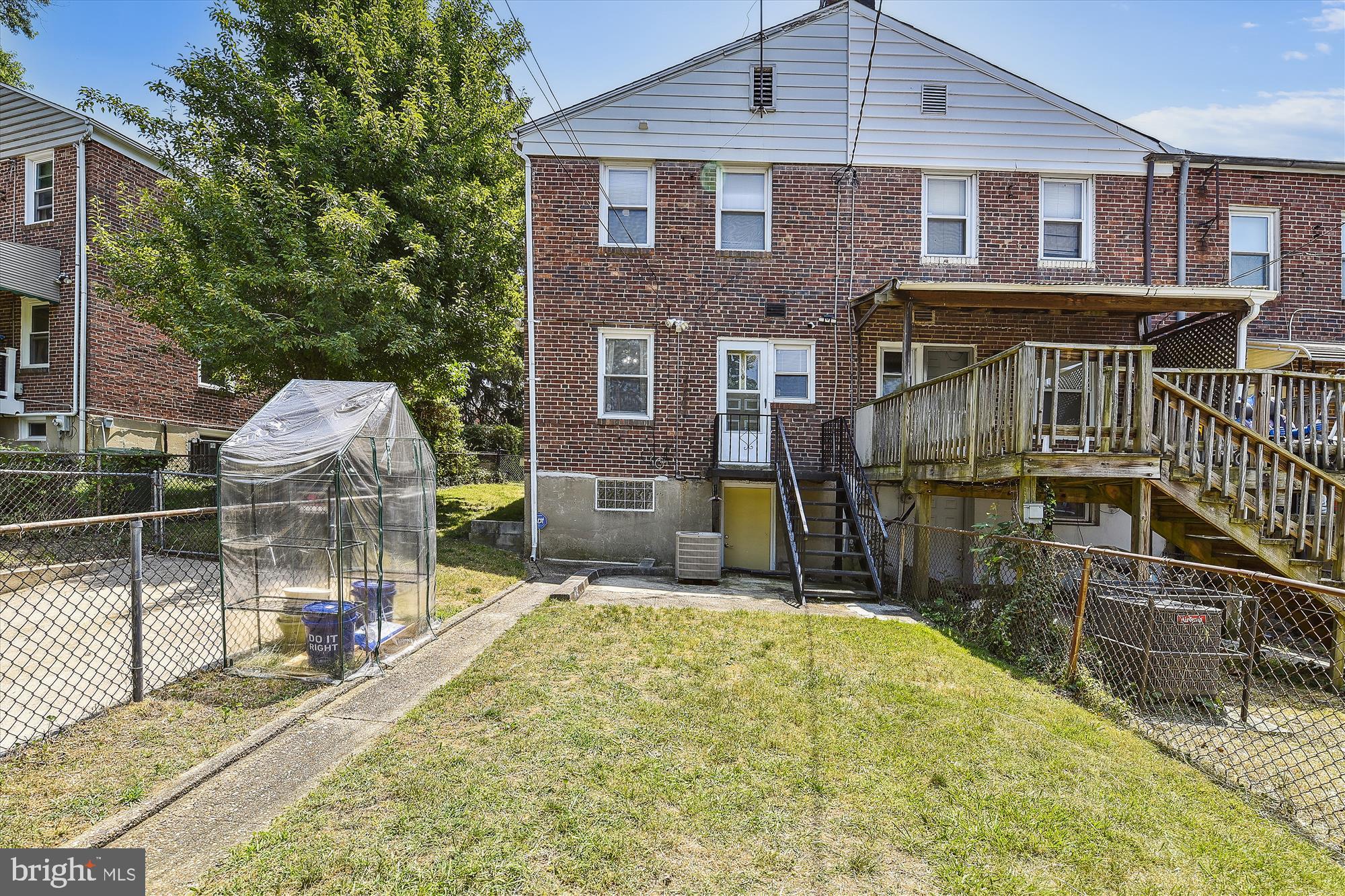 UPLANDS - Residential