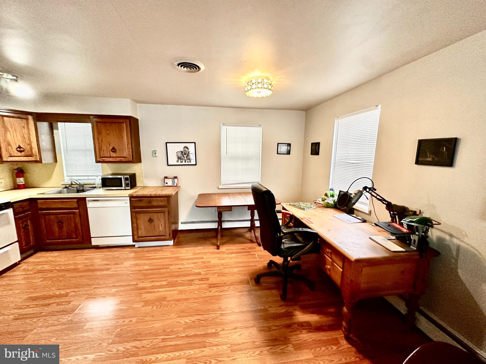 ROXBOROUGH - Residential Lease