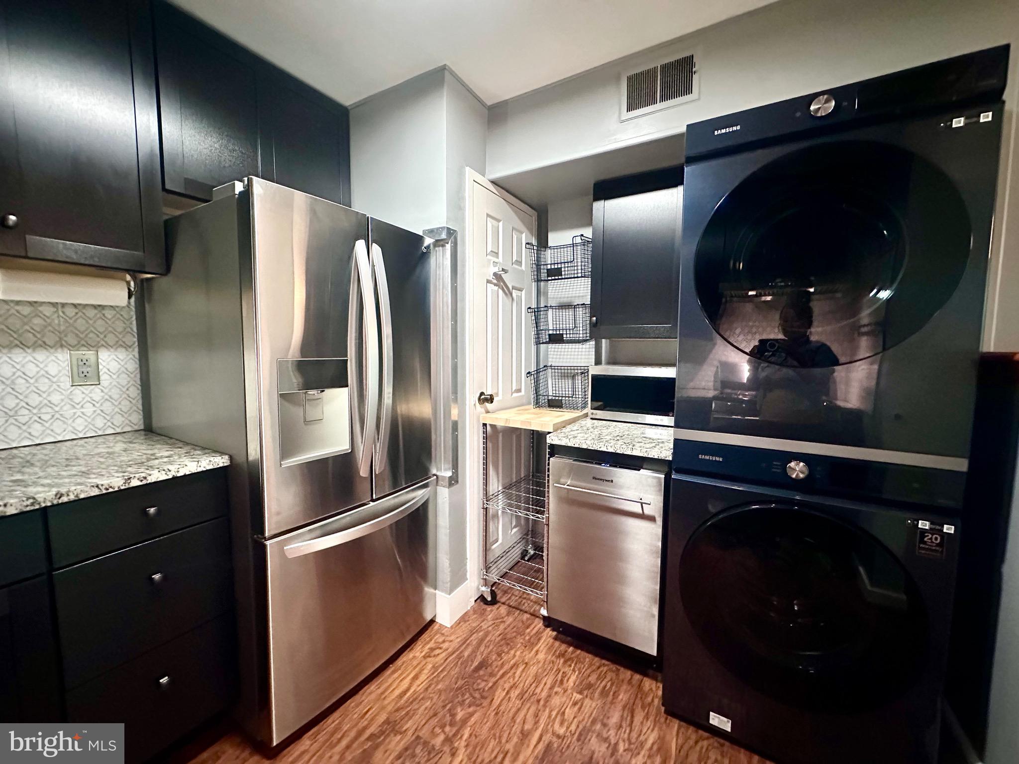 PAINTERS CROSSING - Residential