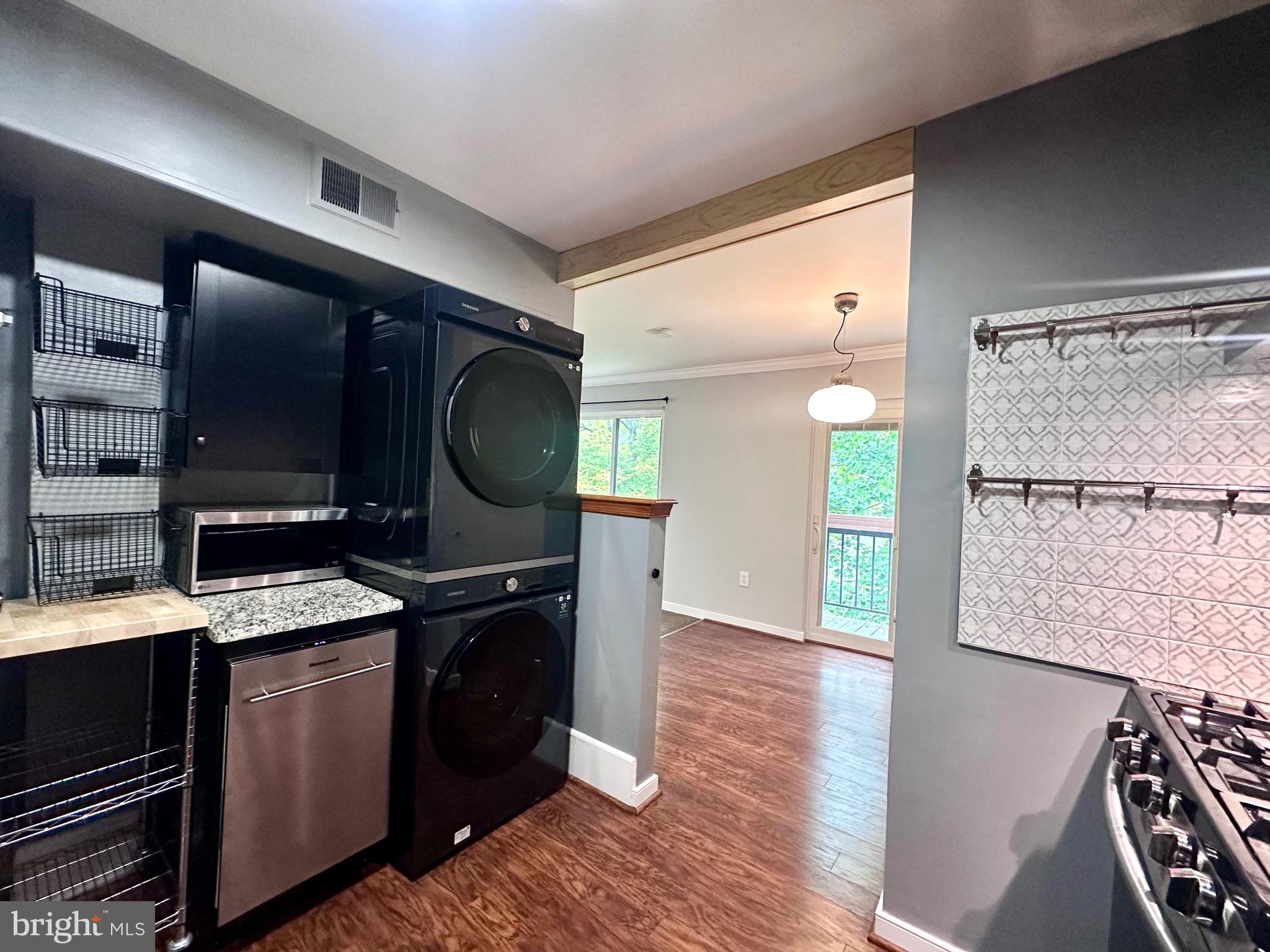 PAINTERS CROSSING - Residential