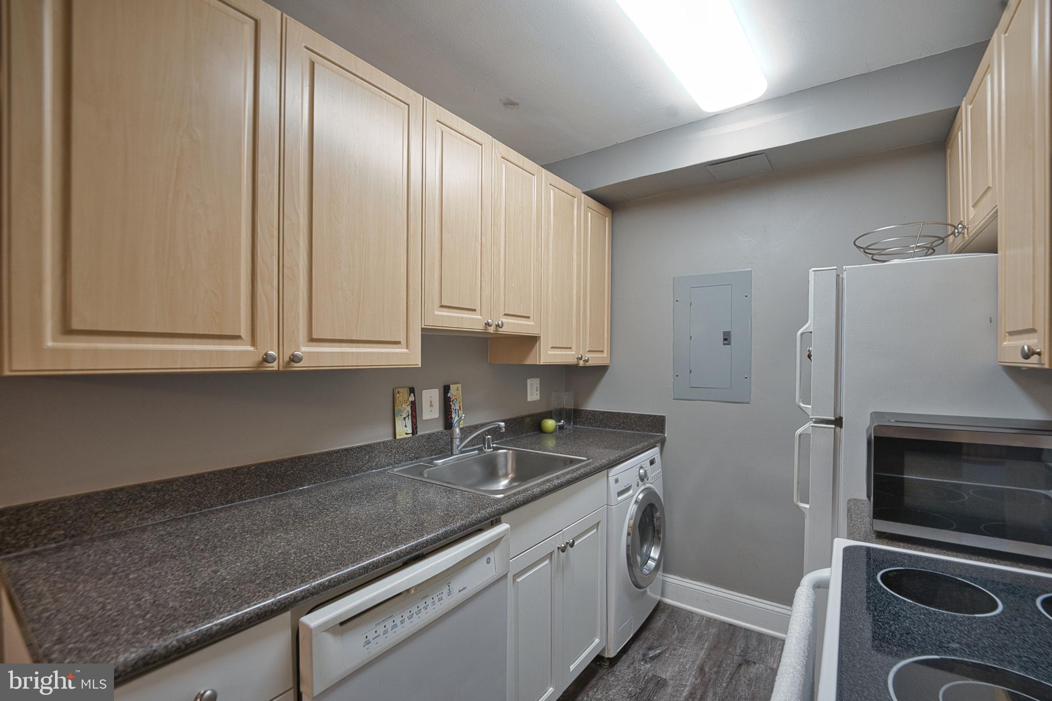 THE FAIRMONT 1005 CONDO - Residential