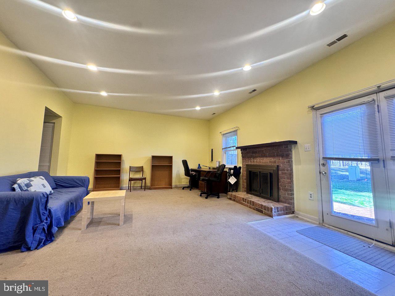 STONEYBROOK - Residential Lease