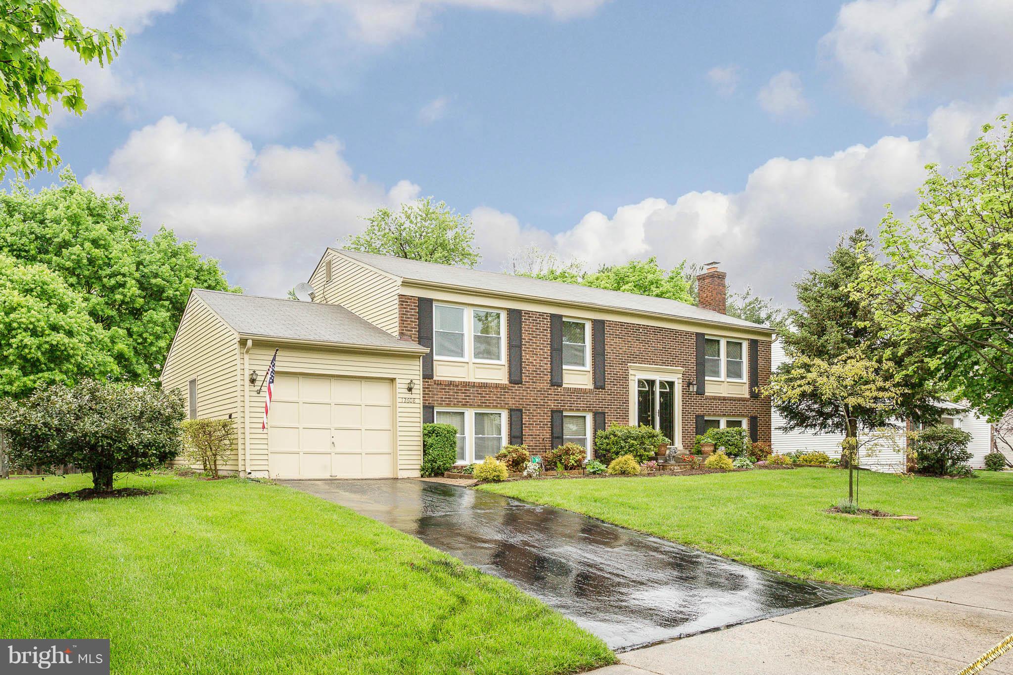 KINGSTON CHASE - Residential