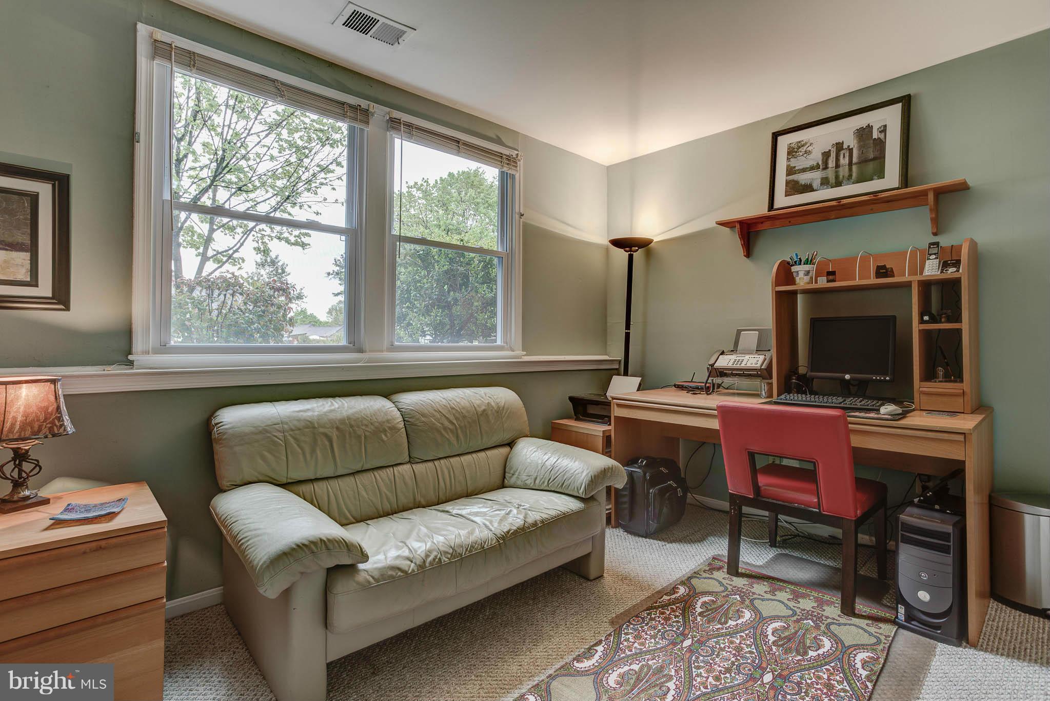 KINGSTON CHASE - Residential