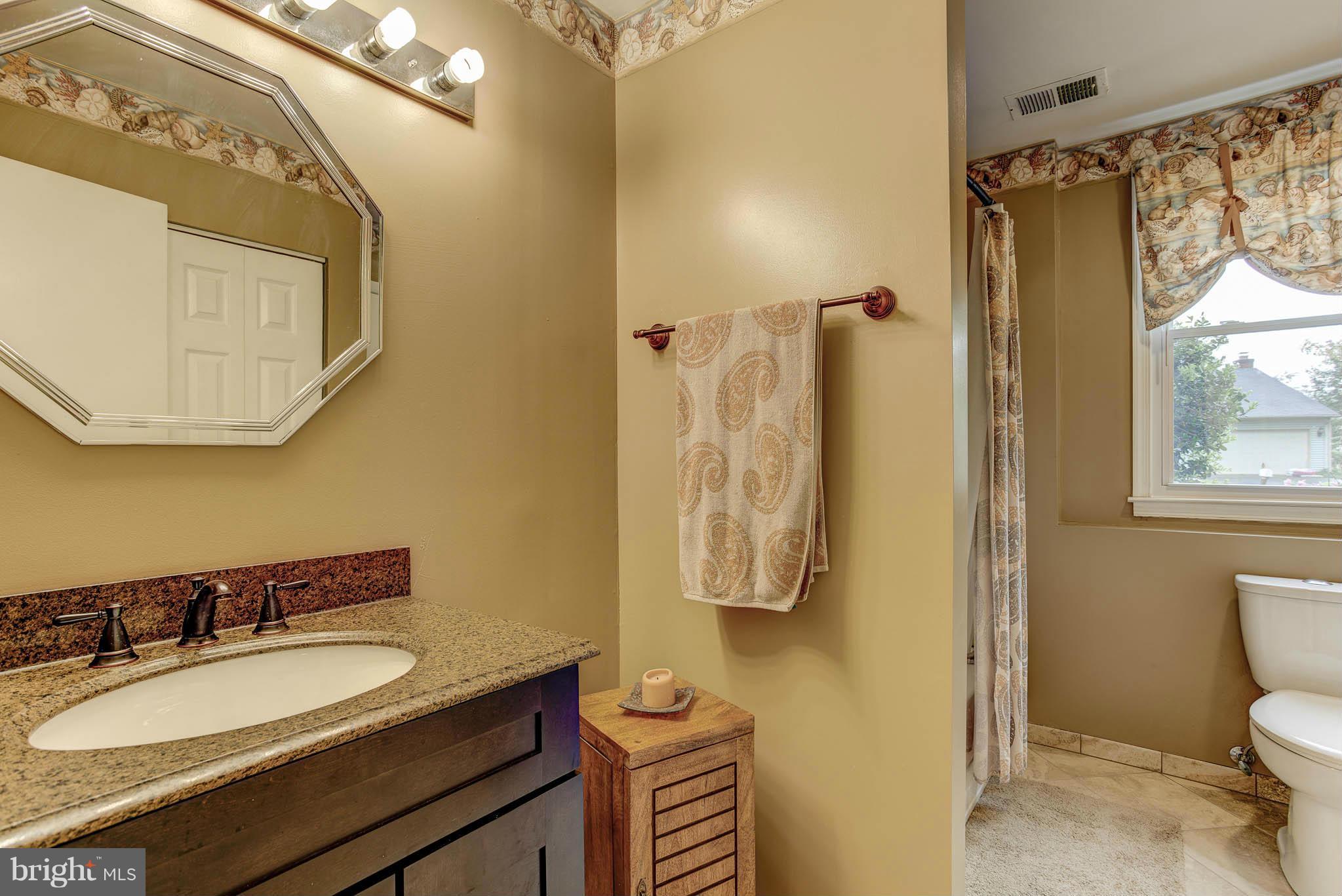 KINGSTON CHASE - Residential