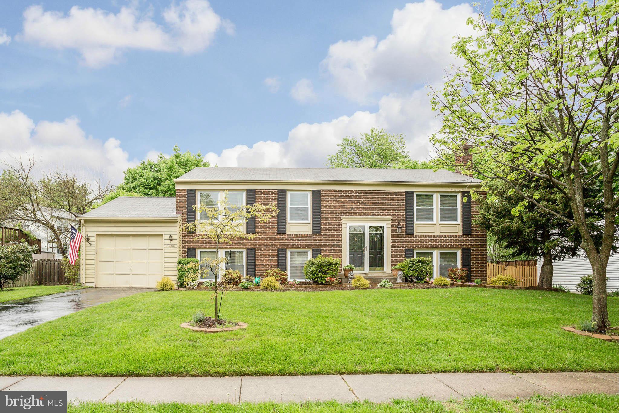 KINGSTON CHASE - Residential