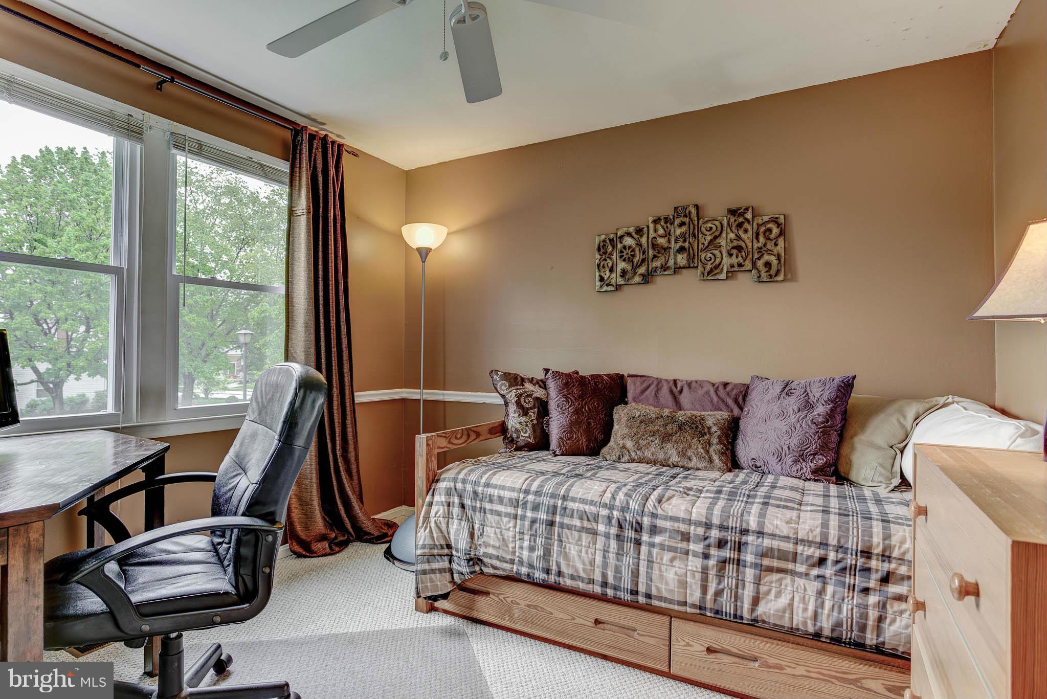 KINGSTON CHASE - Residential