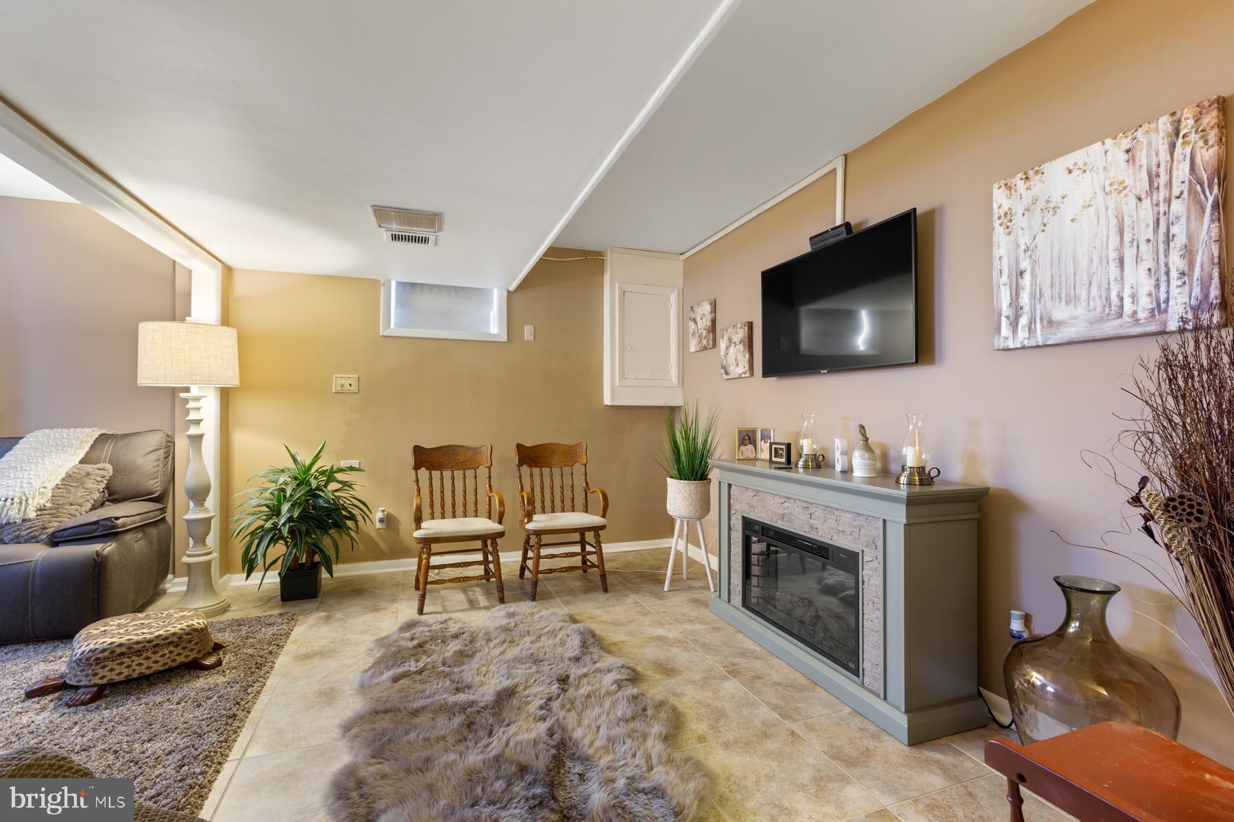 HILLCREST HEIGHTS - Residential