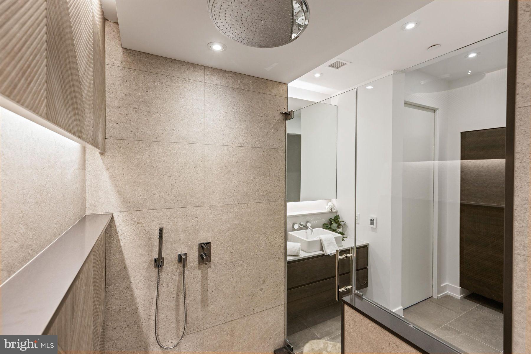 OLD CITY - Residential