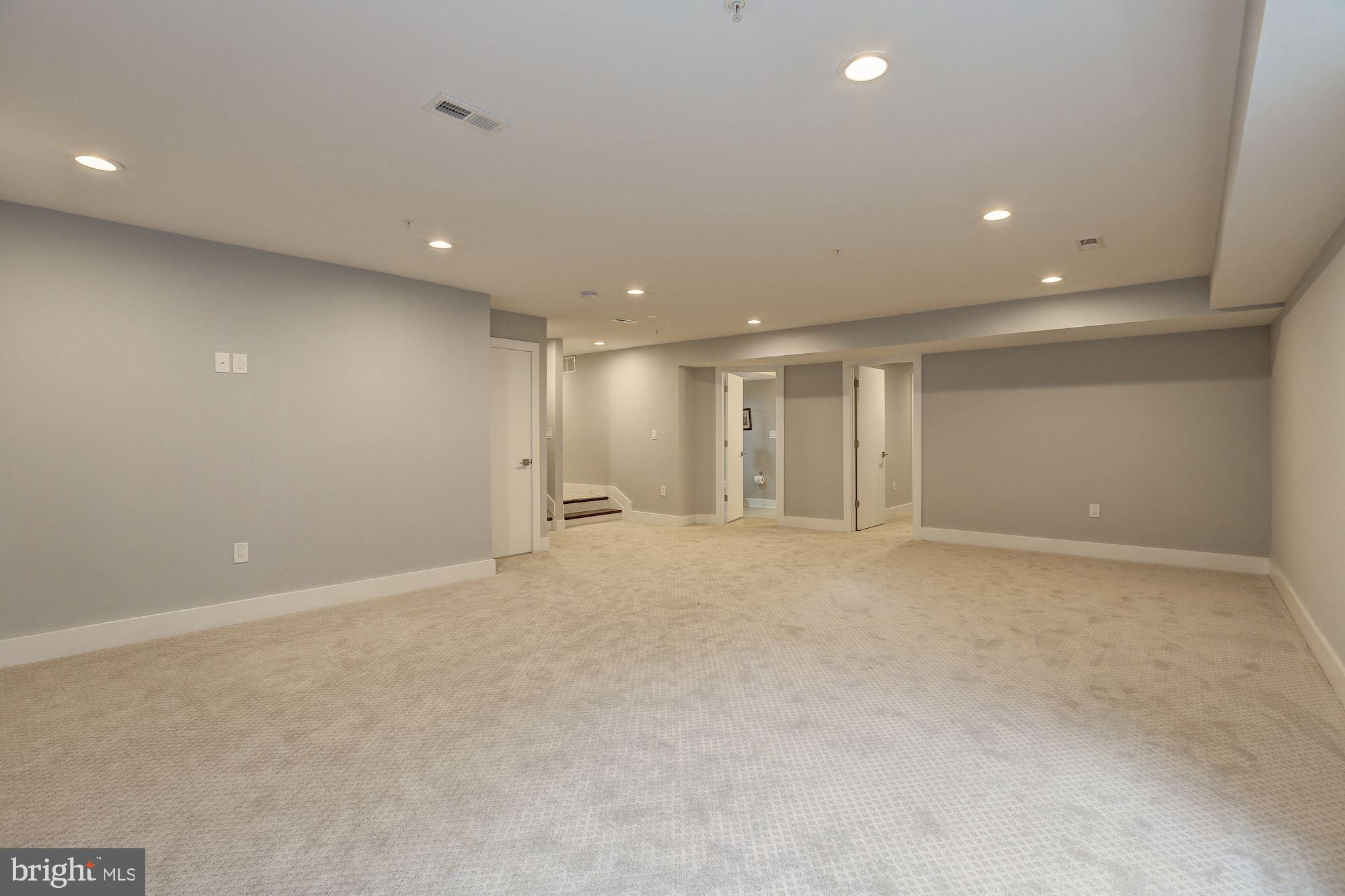 KENSINGTON ESTATES - Residential