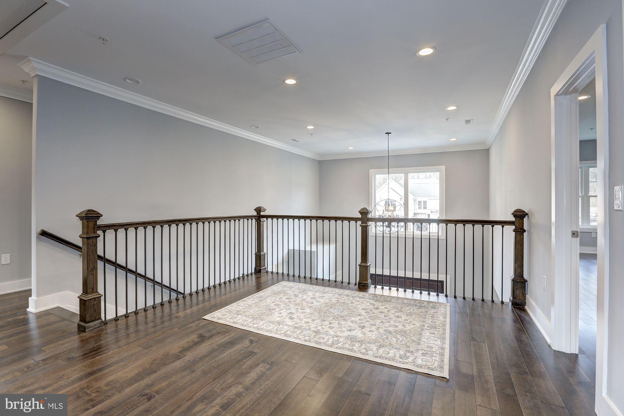 KENSINGTON ESTATES - Residential