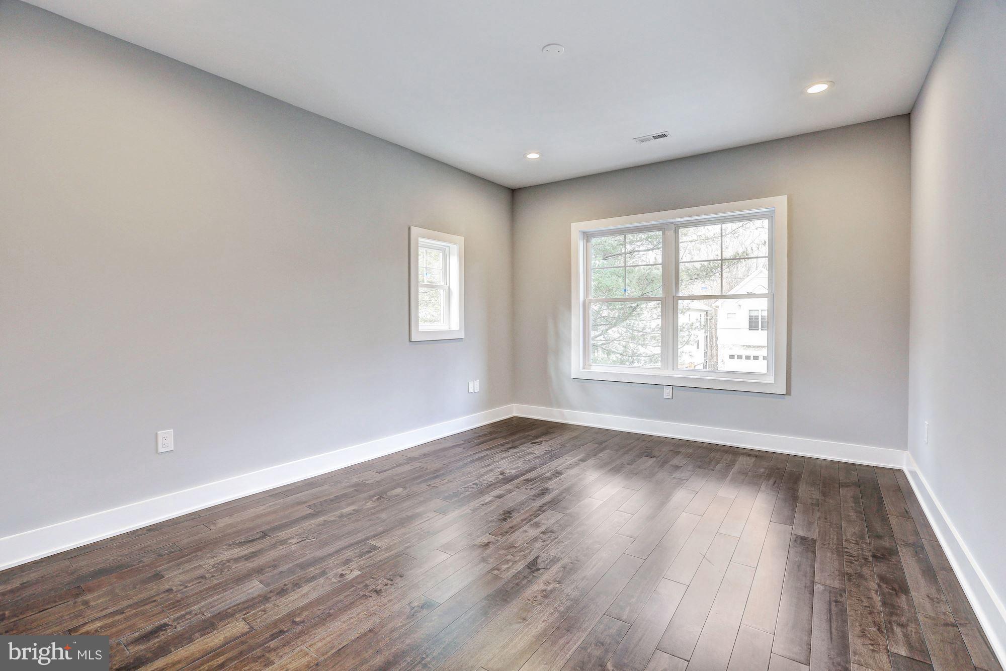 KENSINGTON ESTATES - Residential