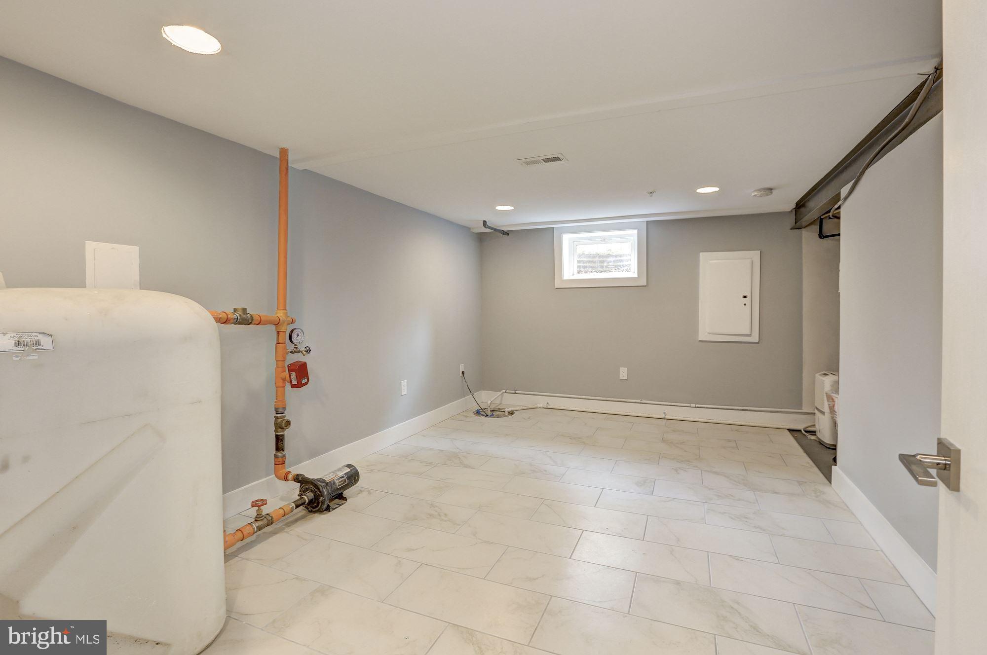 KENSINGTON ESTATES - Residential