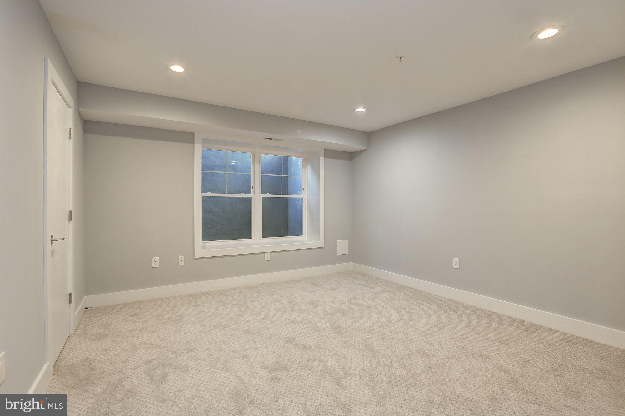 KENSINGTON ESTATES - Residential