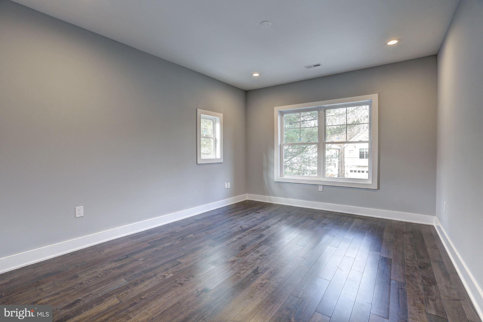 KENSINGTON ESTATES - Residential