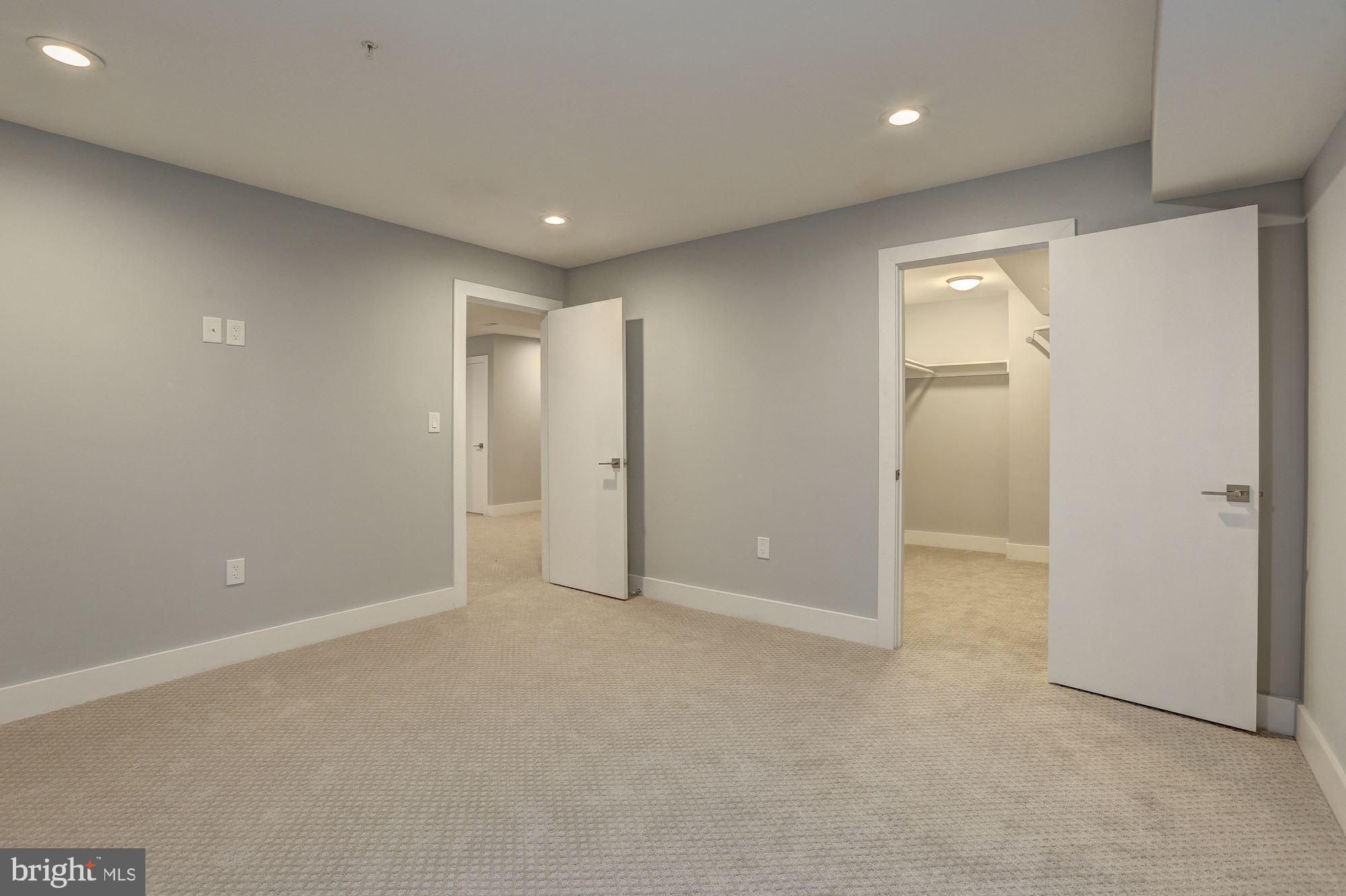 KENSINGTON ESTATES - Residential