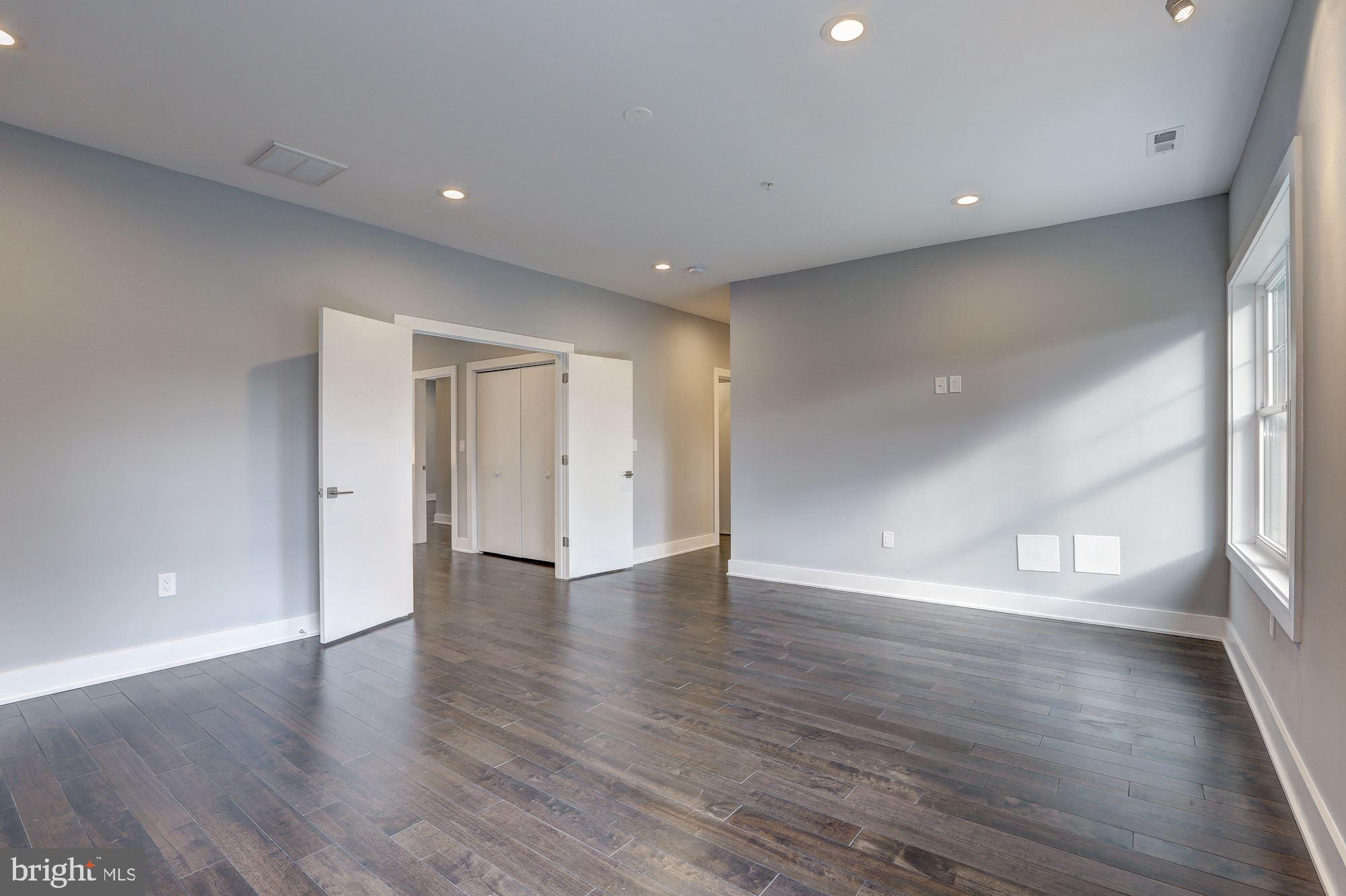 KENSINGTON ESTATES - Residential