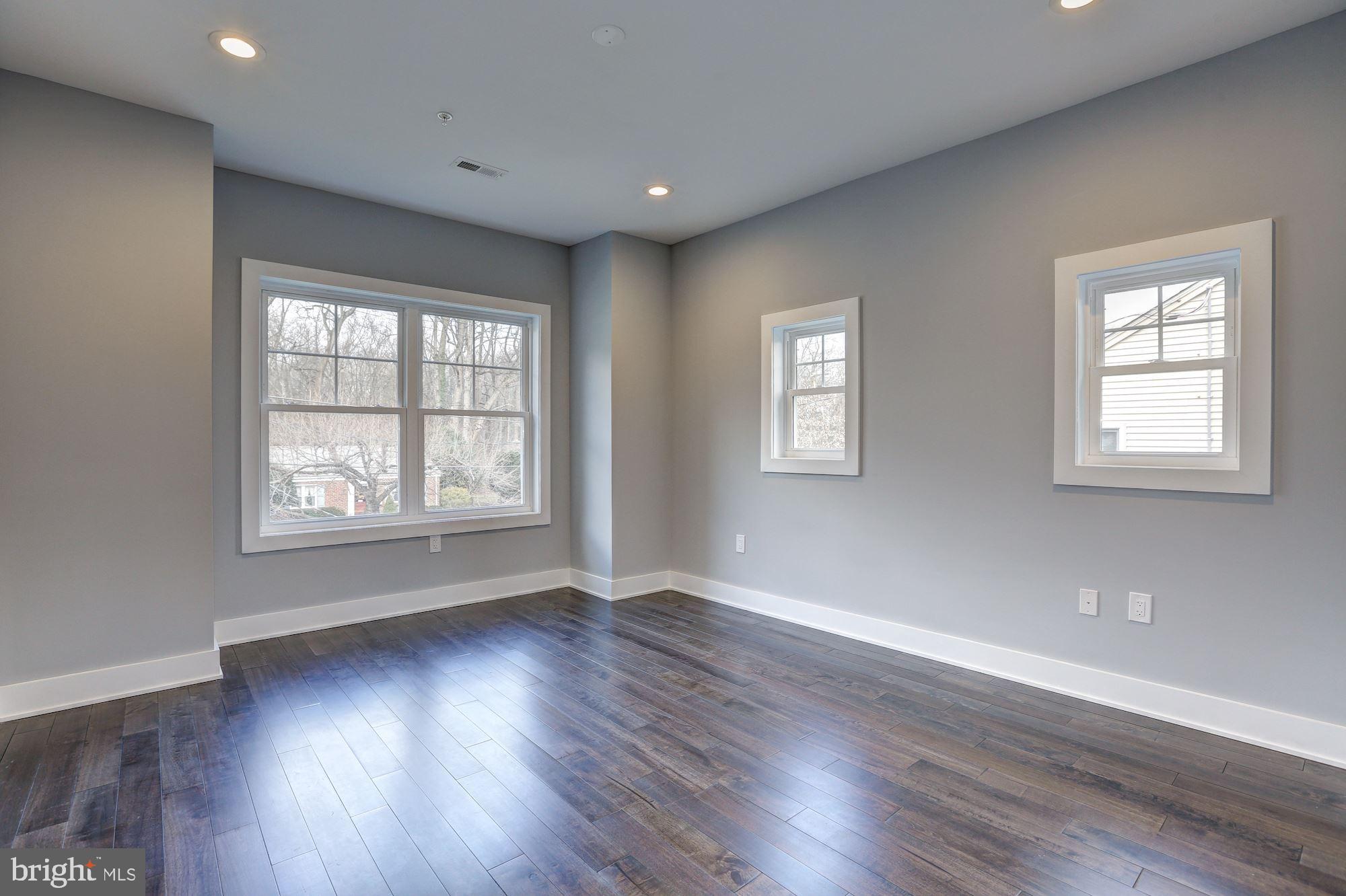 KENSINGTON ESTATES - Residential