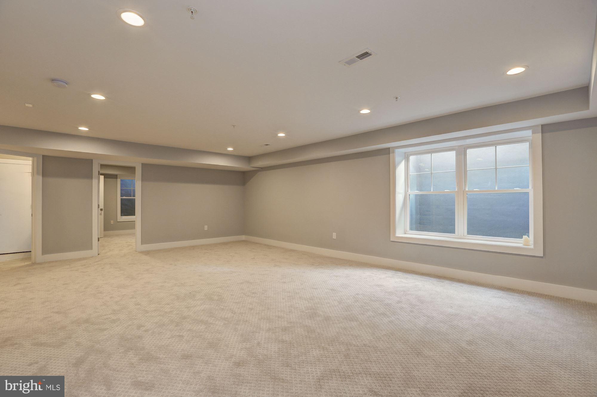 KENSINGTON ESTATES - Residential