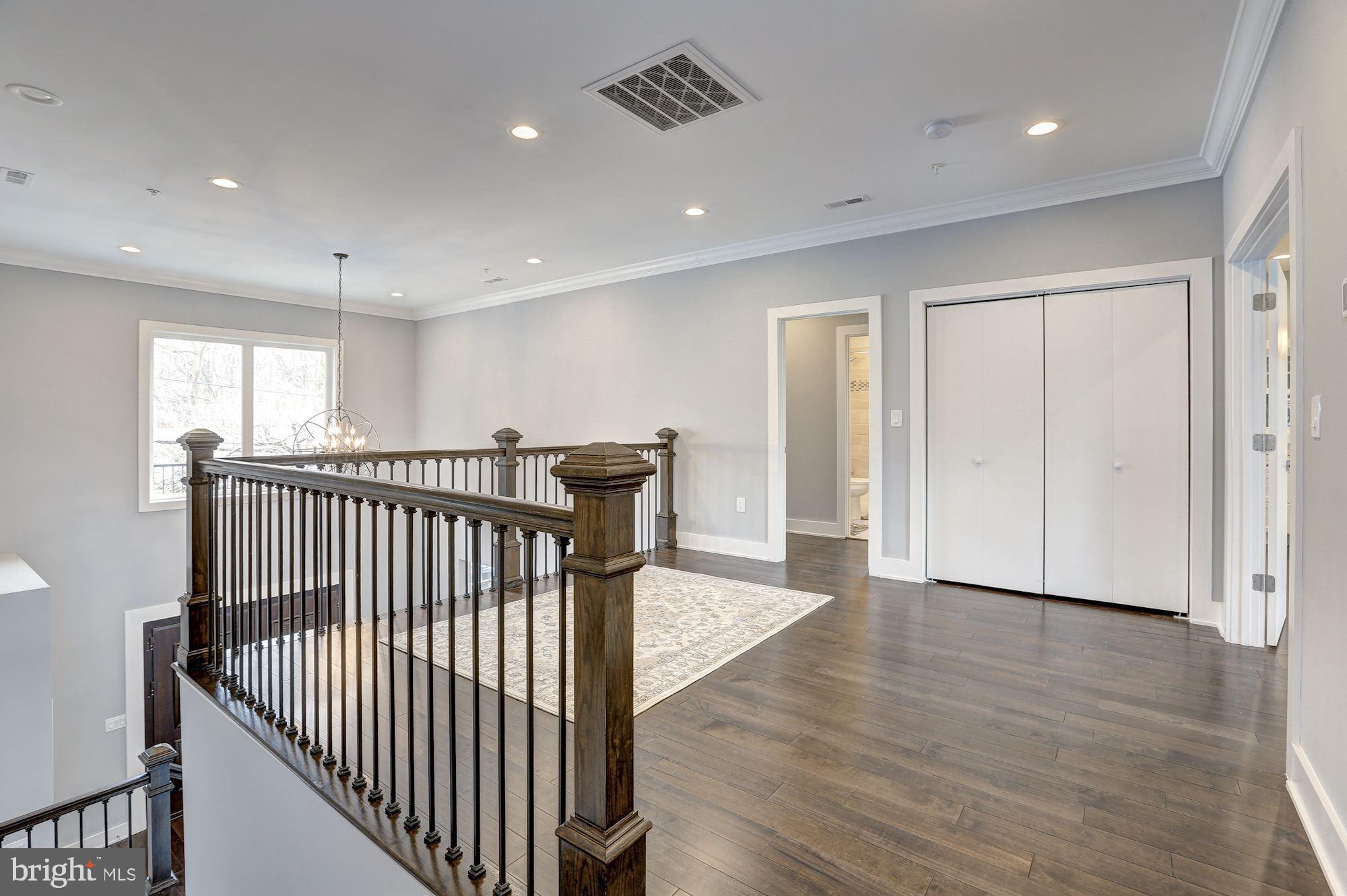 KENSINGTON ESTATES - Residential