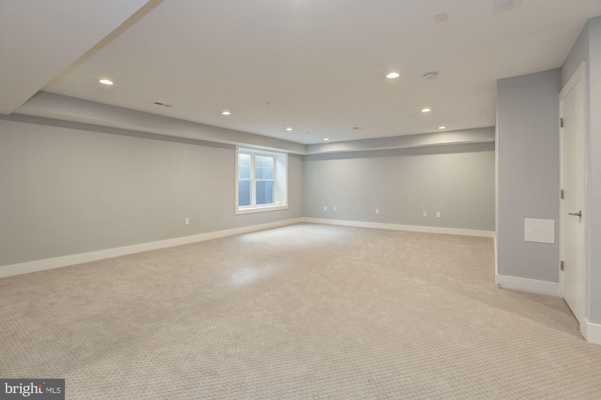 KENSINGTON ESTATES - Residential