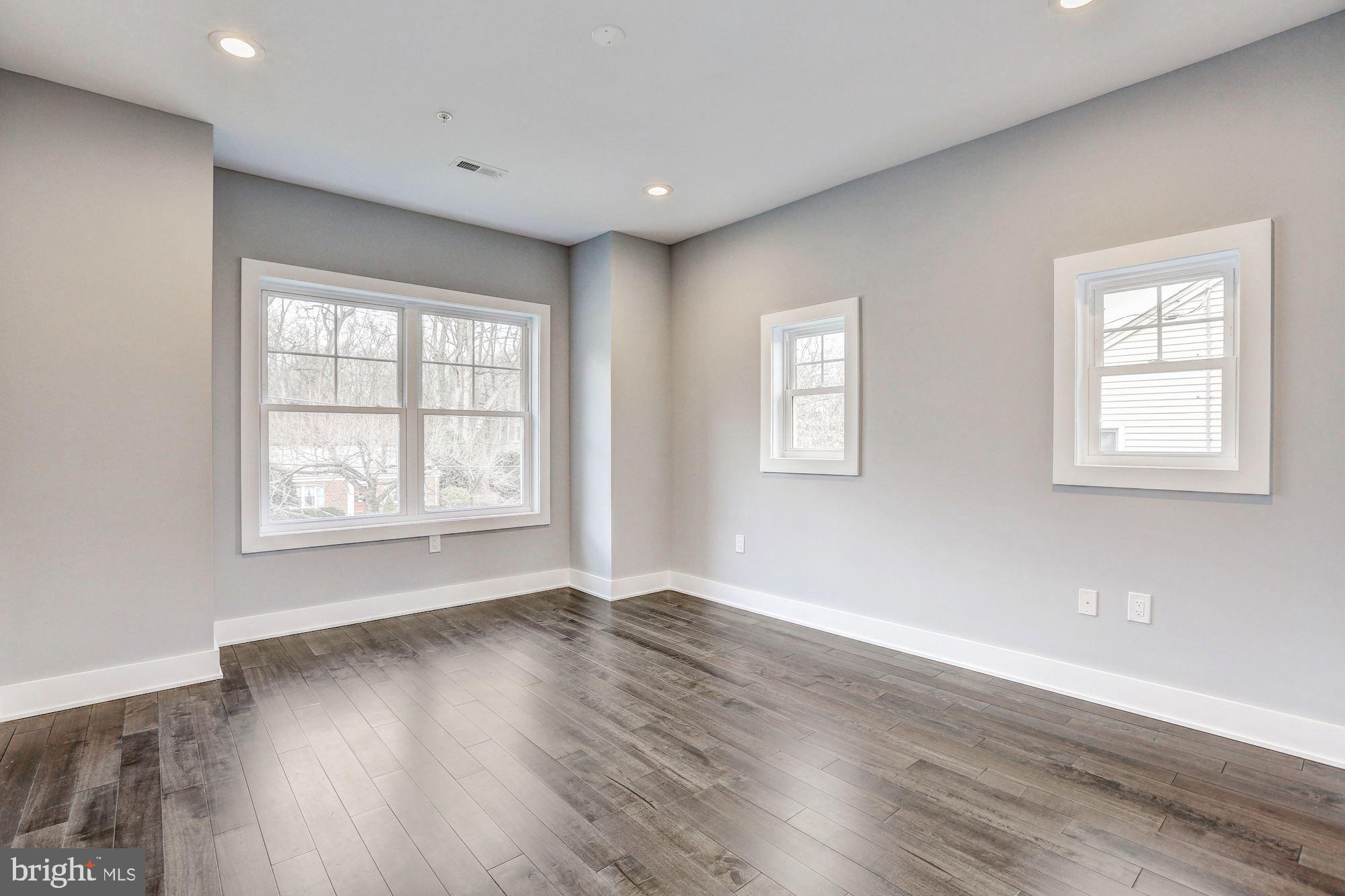 KENSINGTON ESTATES - Residential