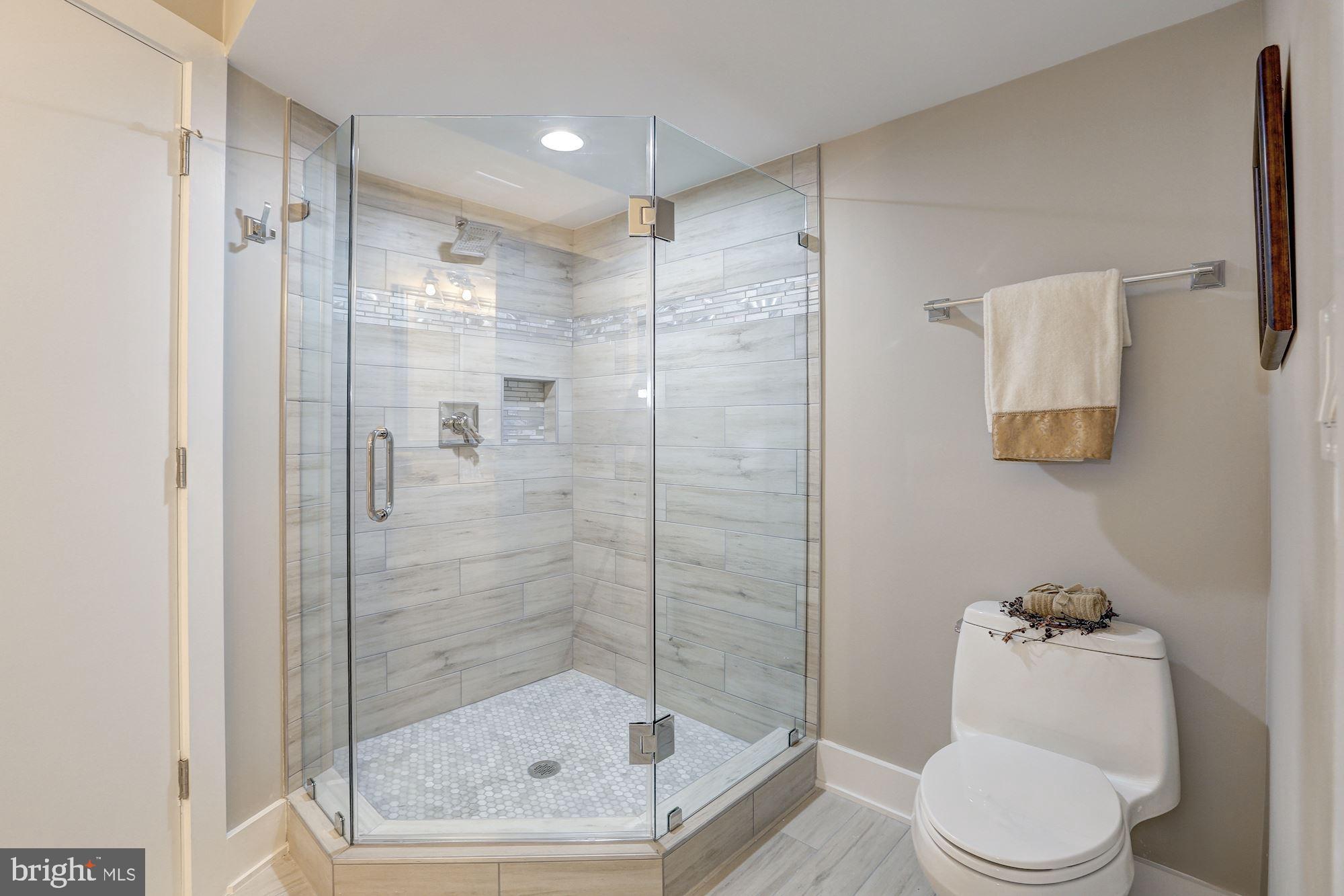 KENSINGTON ESTATES - Residential