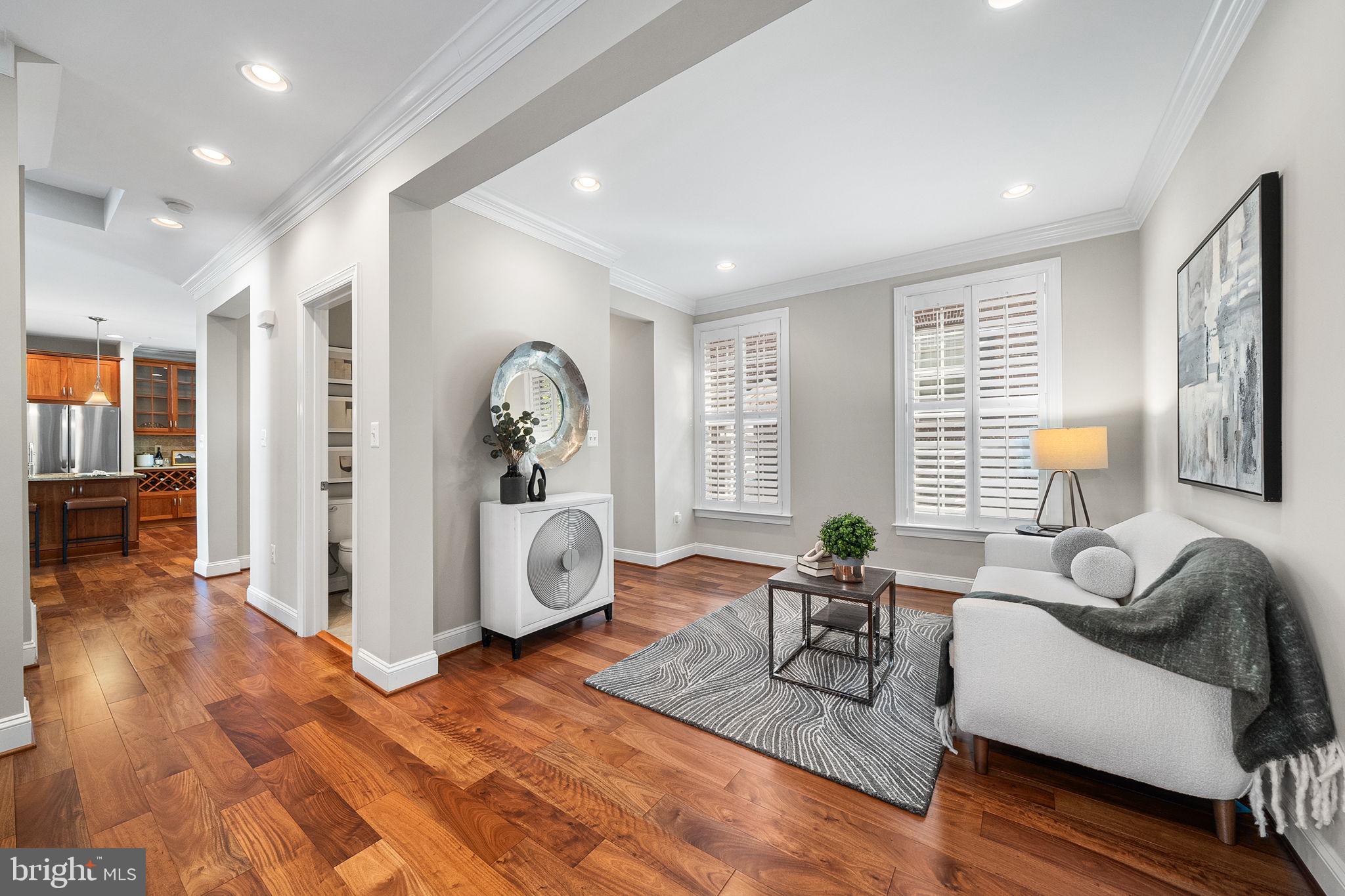 MADISON MEWS - Residential