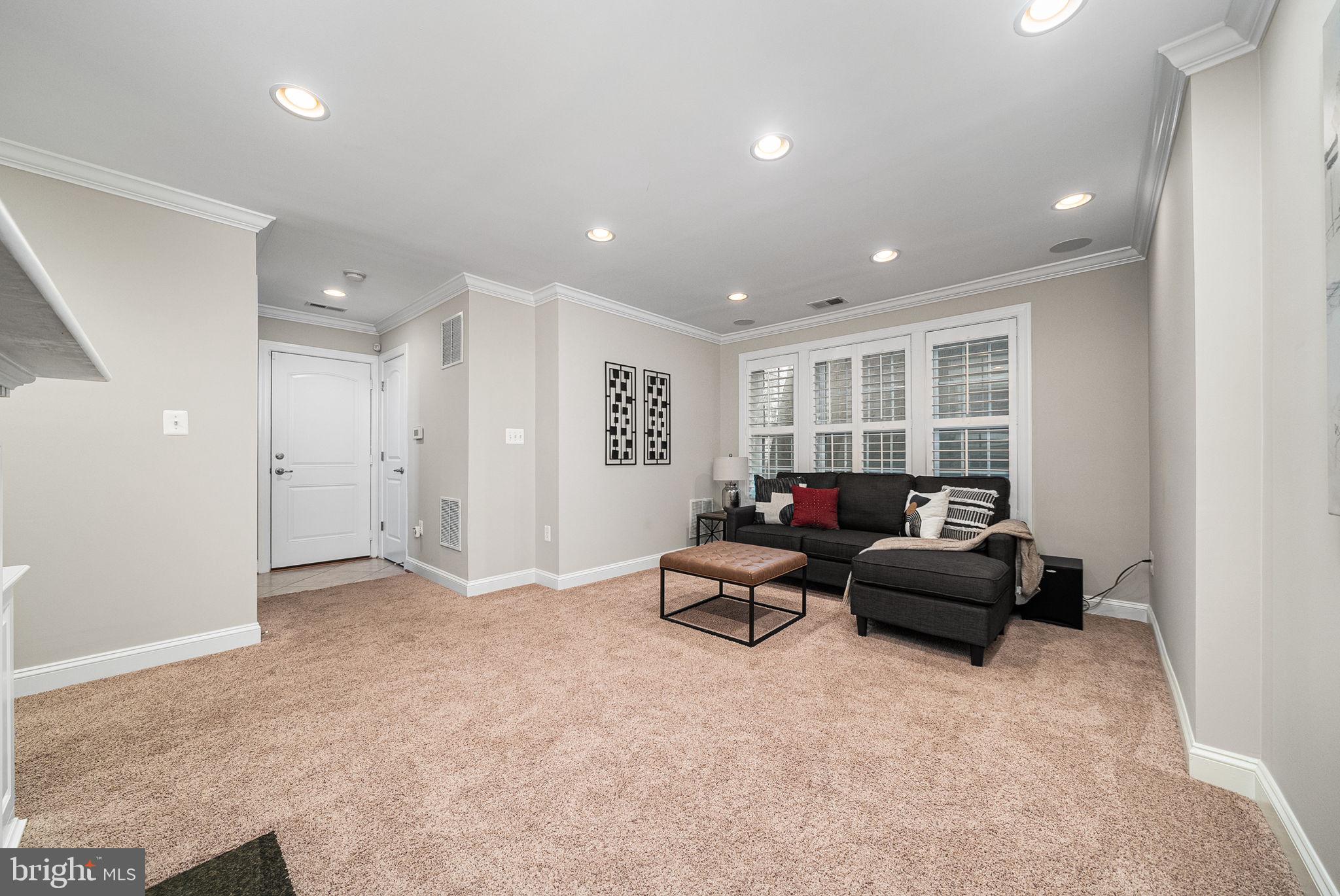 MADISON MEWS - Residential