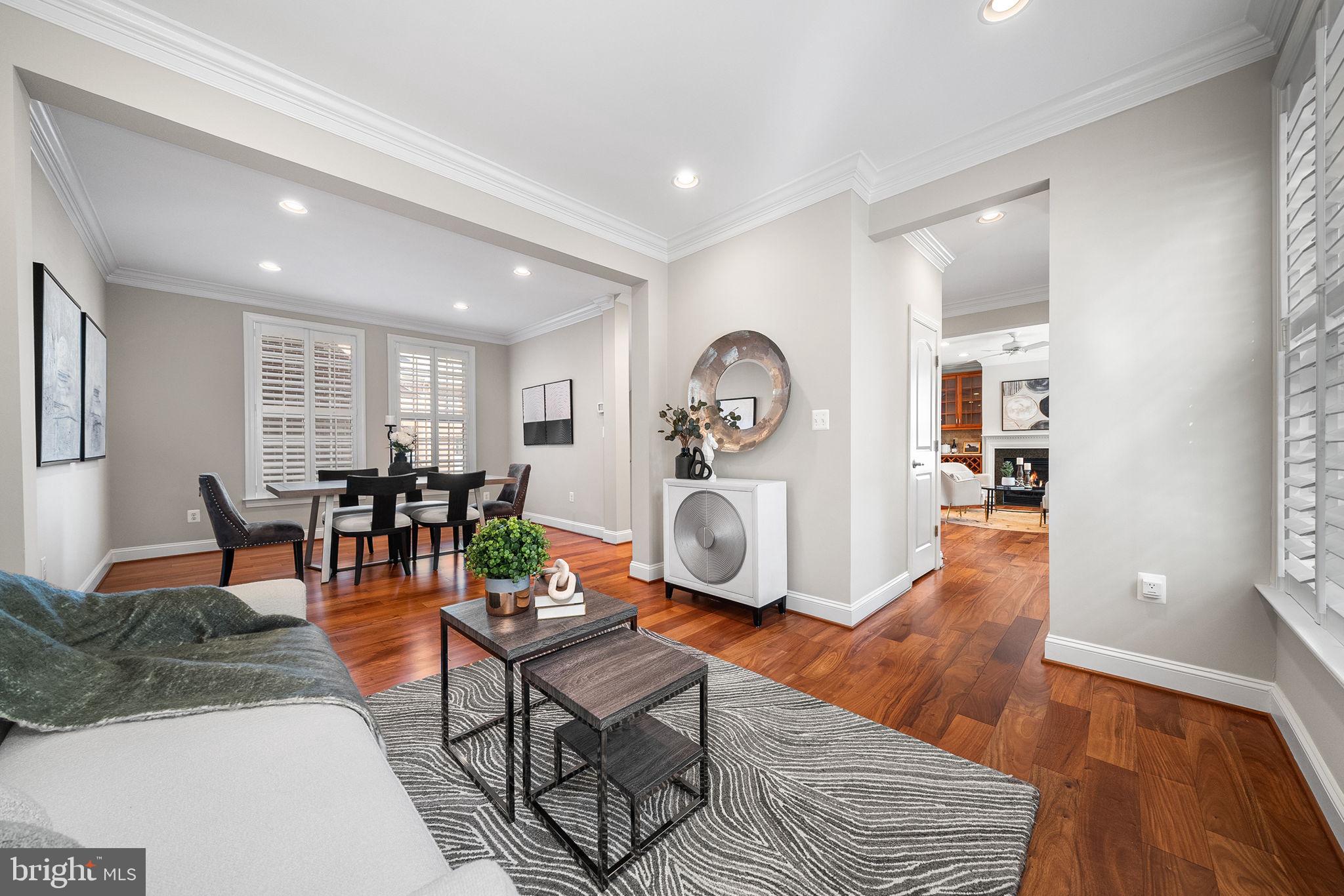 MADISON MEWS - Residential