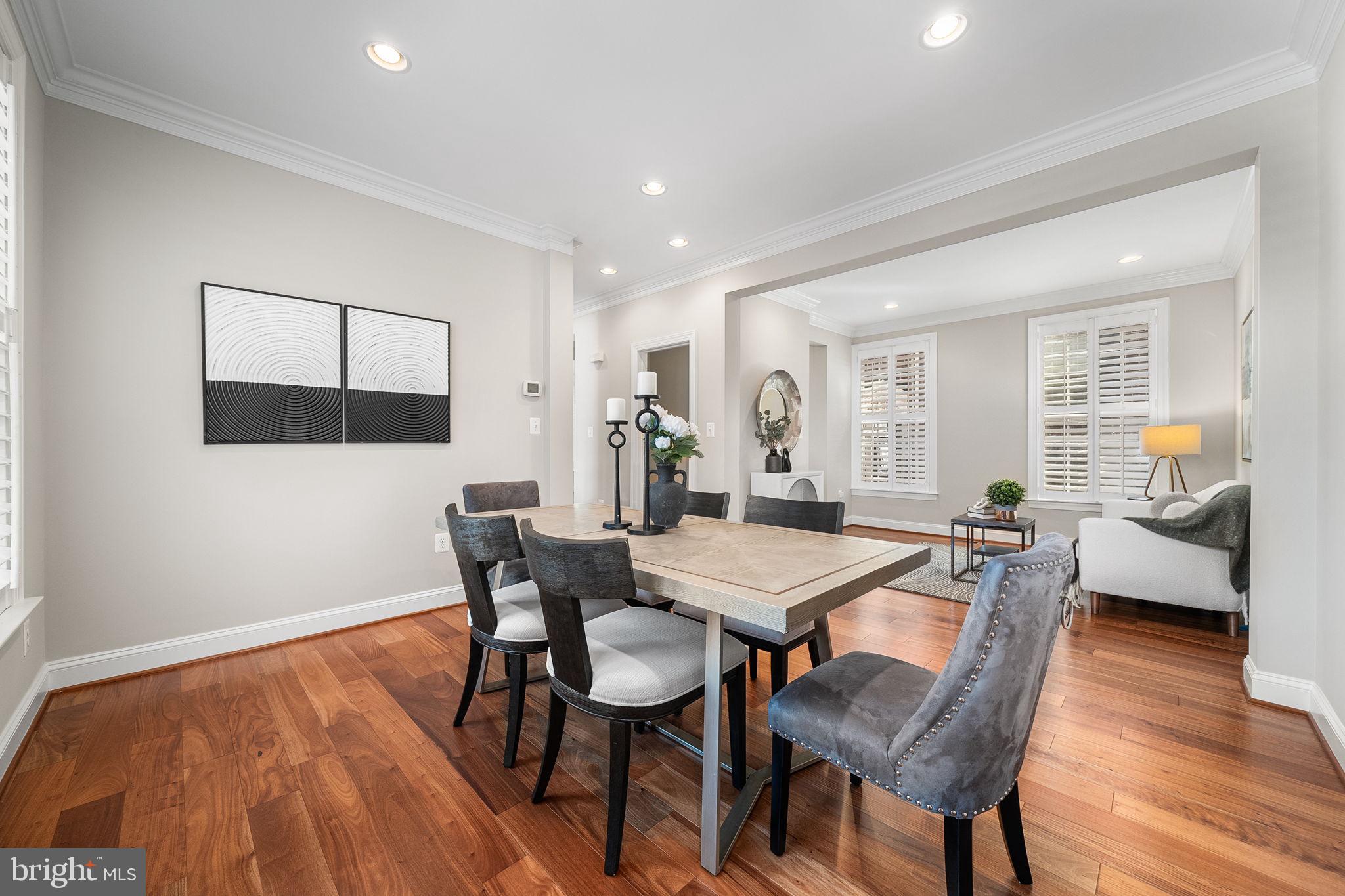 MADISON MEWS - Residential