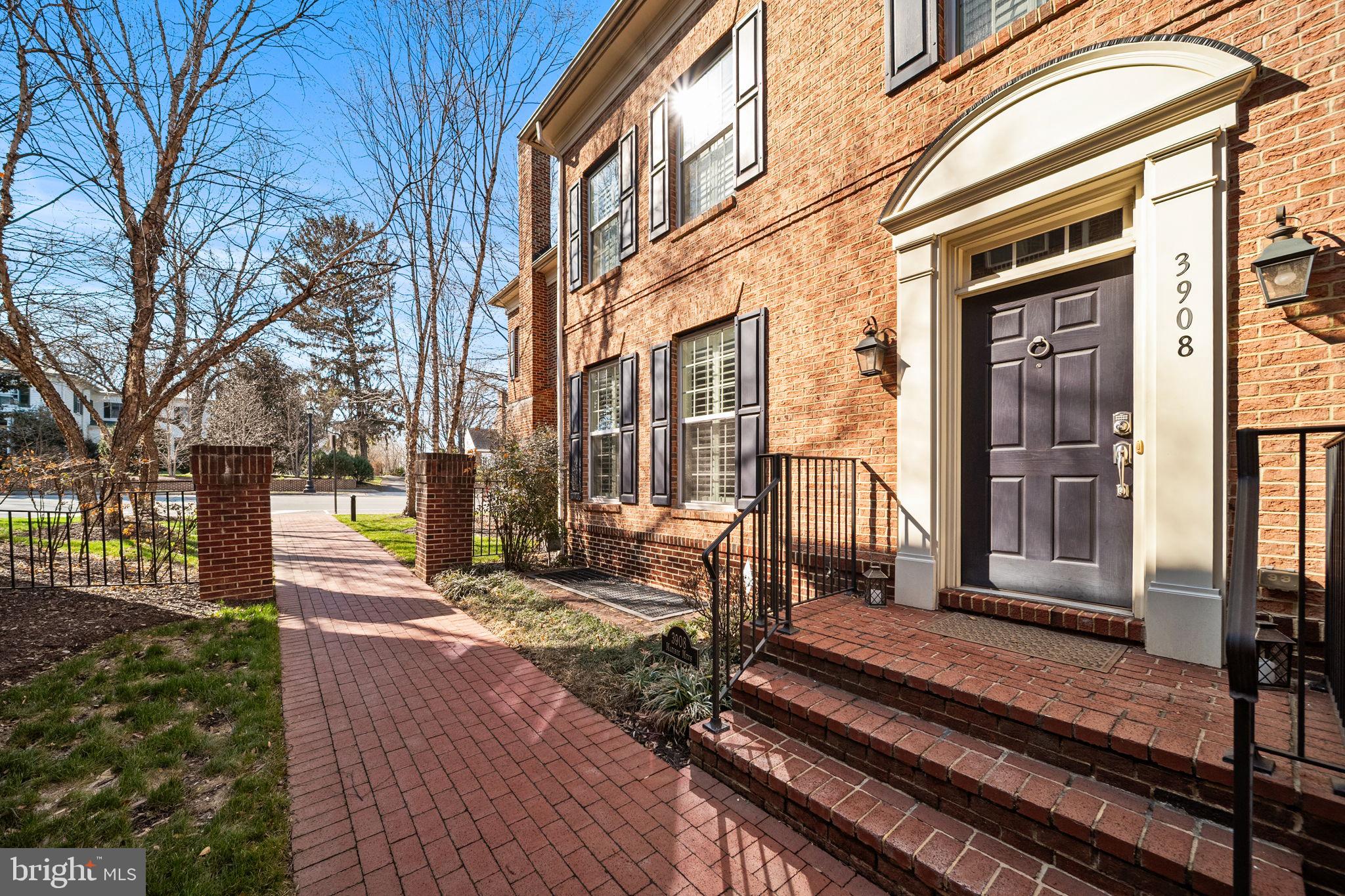 MADISON MEWS - Residential