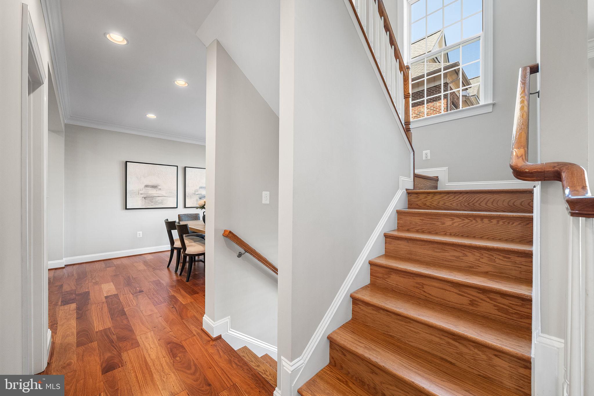 MADISON MEWS - Residential