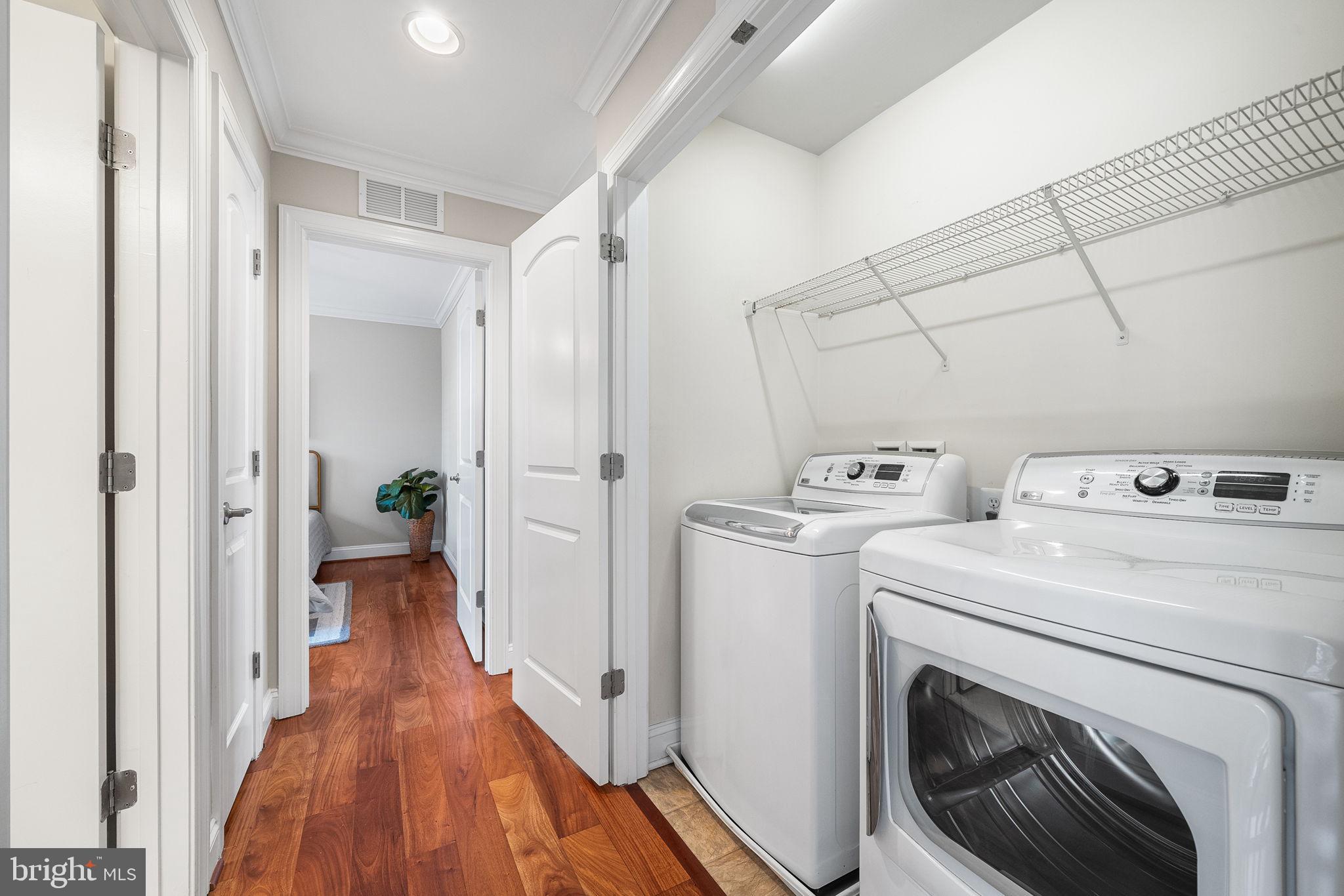 MADISON MEWS - Residential